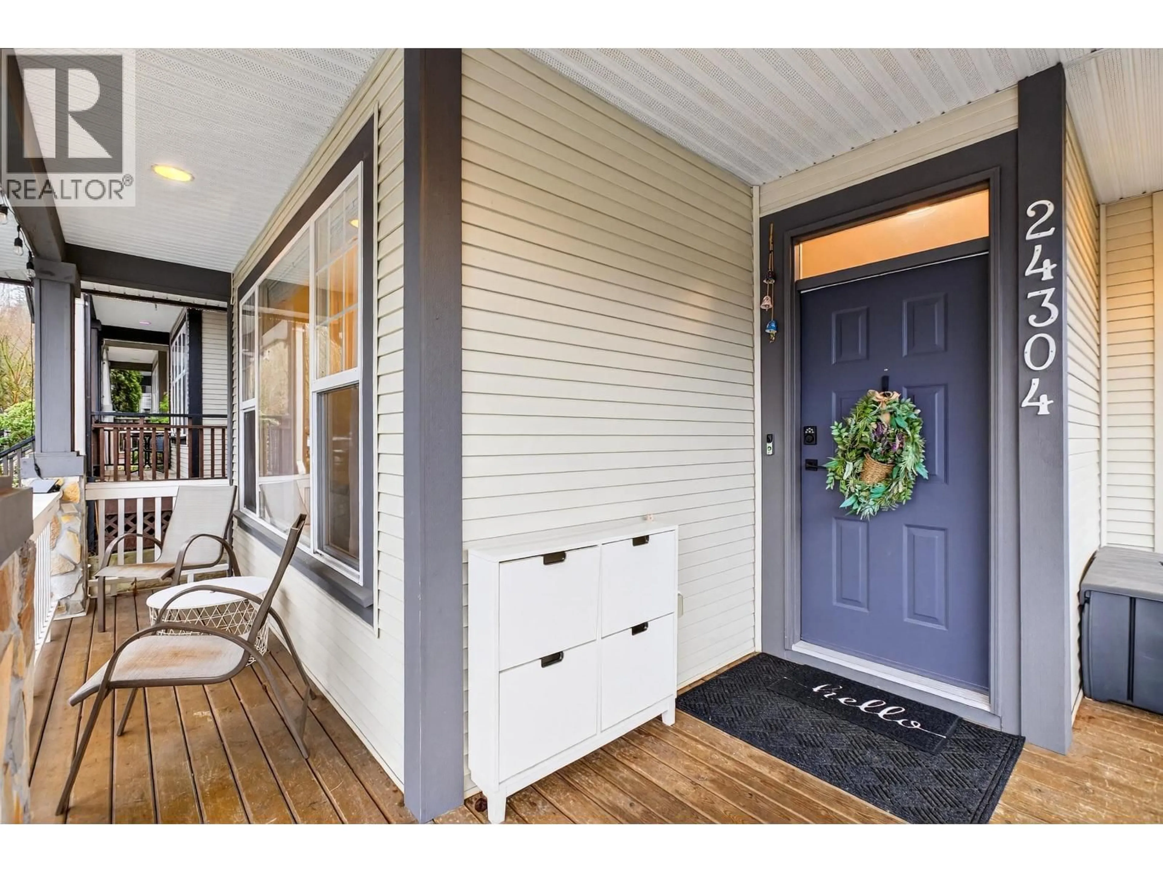 Indoor entryway for 24304 102A AVENUE, Maple Ridge British Columbia V2W1X9