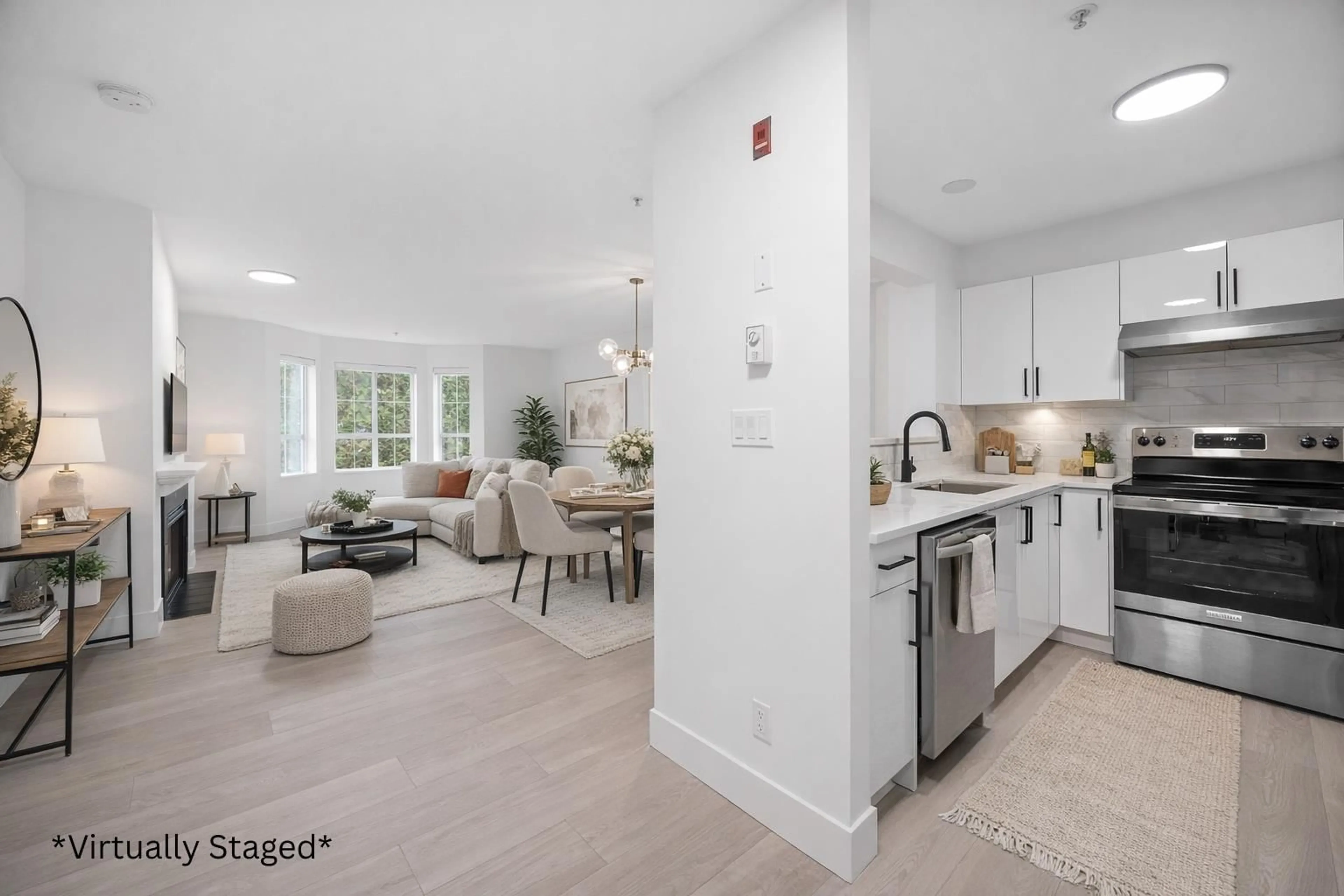 Open concept kitchen, ceramic/tile floor for 218 - 15268 105 AVENUE, Surrey British Columbia V3R0W8