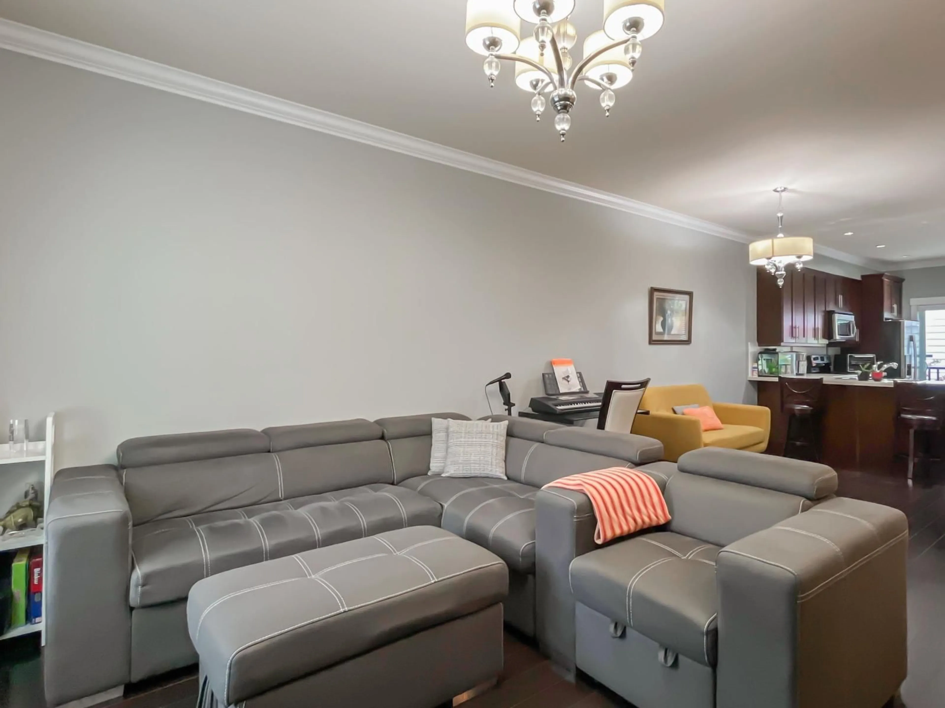 Living room with furniture, unknown for 3 - 8433 164TH STREET, Surrey British Columbia V4N0V9