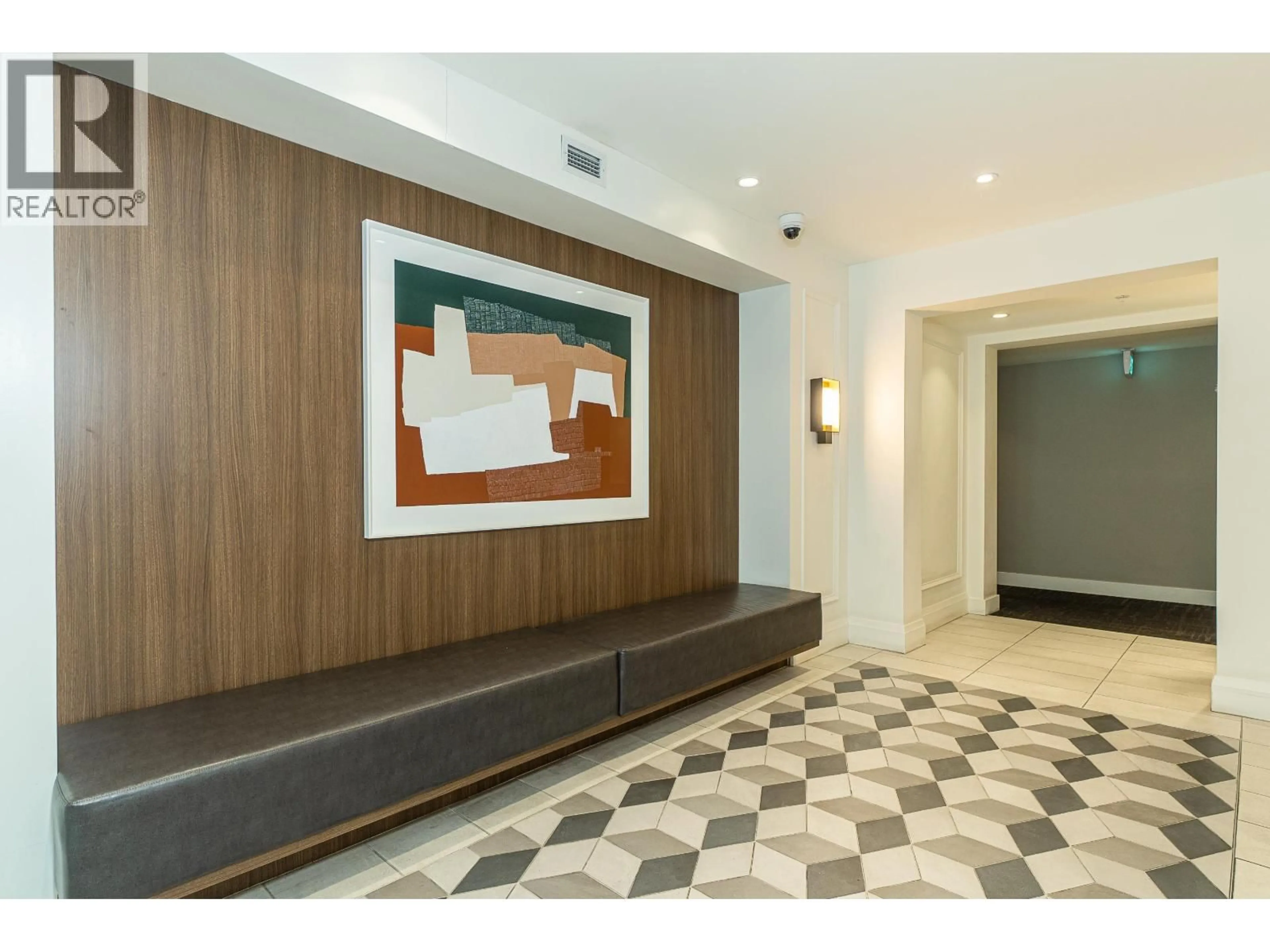 Indoor foyer for 211 - 9228 SLOPES MEWS, Burnaby British Columbia V5A0E9