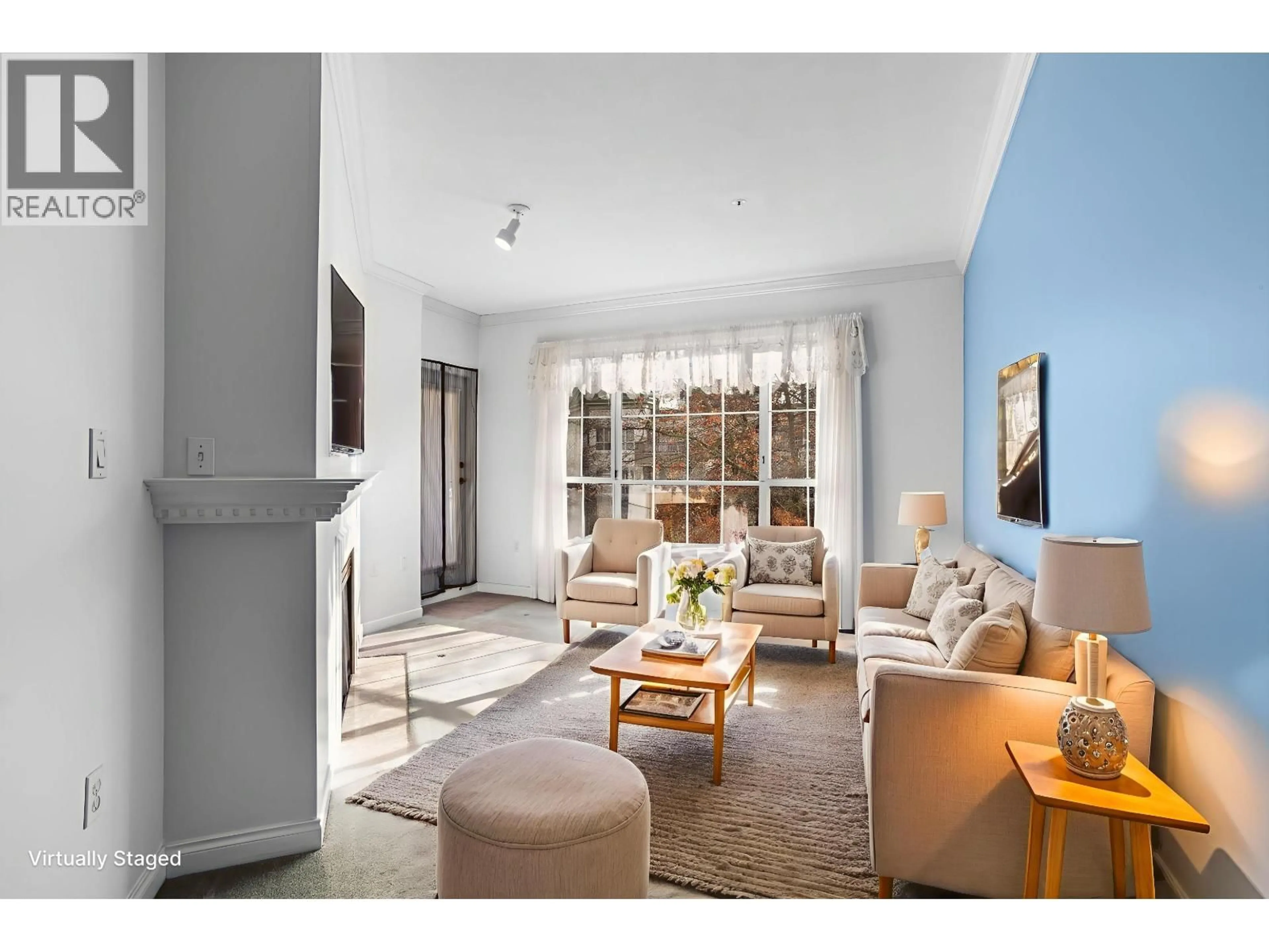 Living room with furniture, unknown for 319 - 2995 PRINCESS CRESCENT, Coquitlam British Columbia V3B7N1