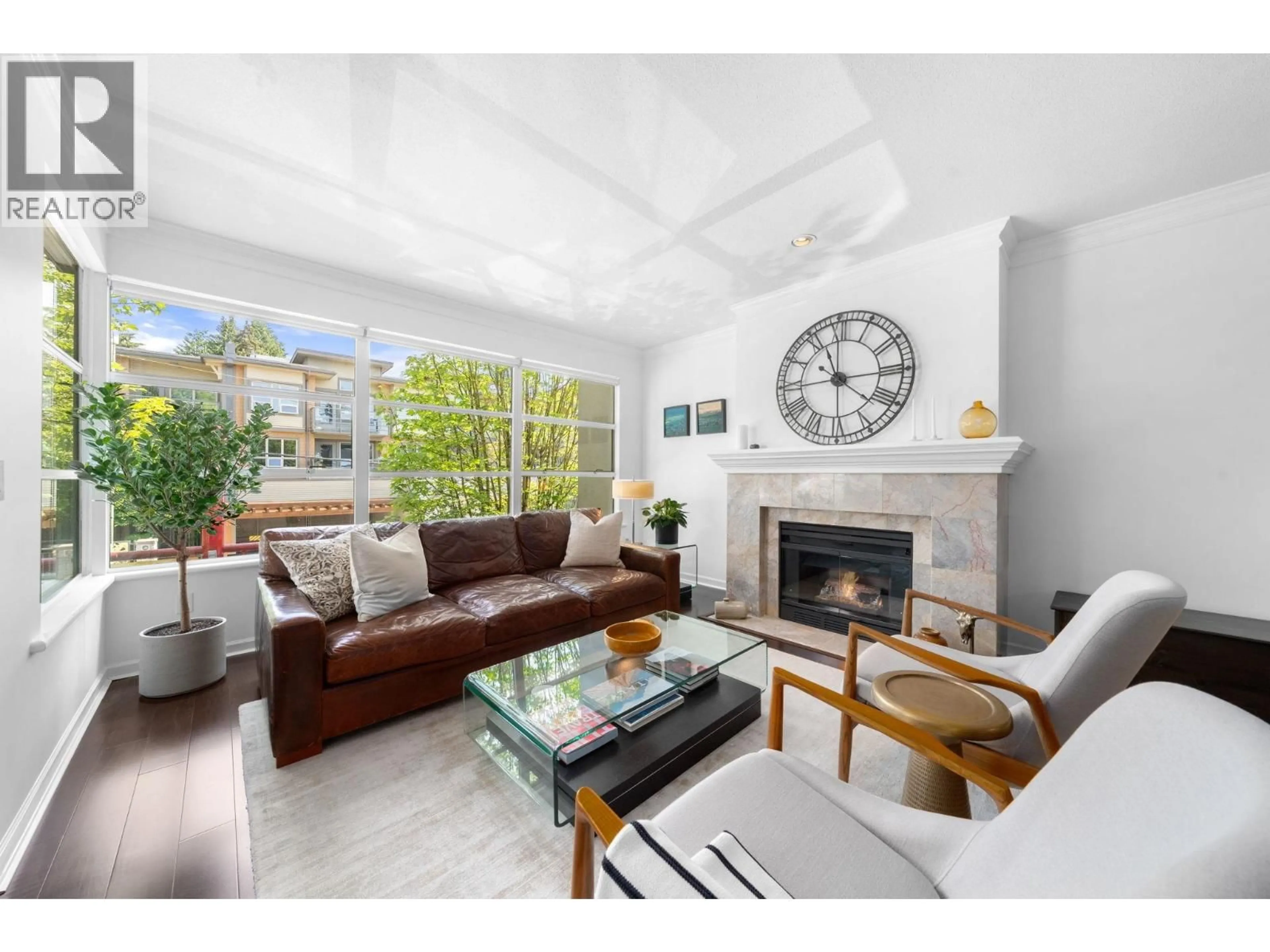 Living room with furniture, unknown for 204 - 3151 WOODBINE DRIVE, North Vancouver British Columbia V7R2S4