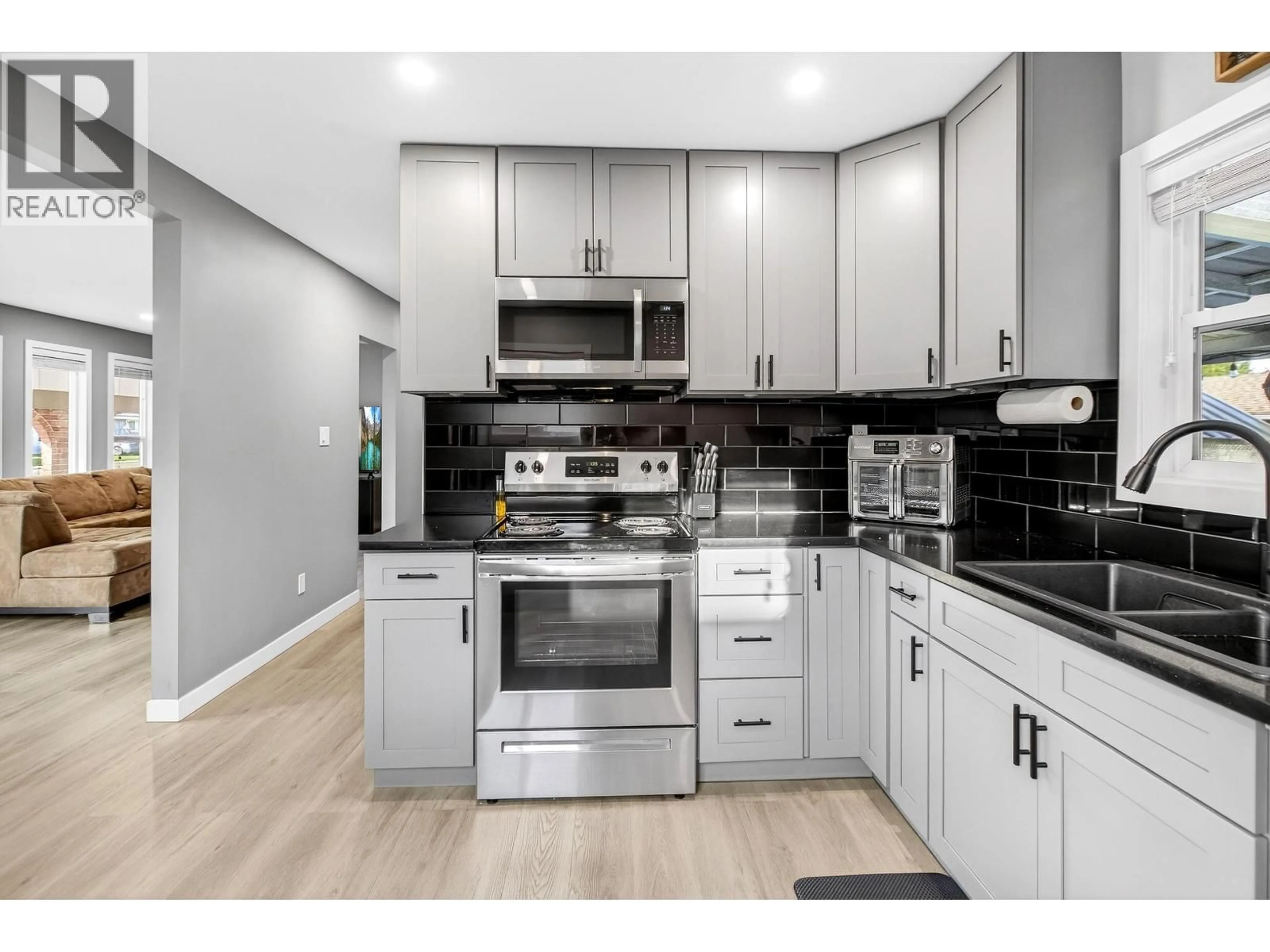 Open concept kitchen, unknown for 11866 STEPHENS STREET, Maple Ridge British Columbia V2X6S3