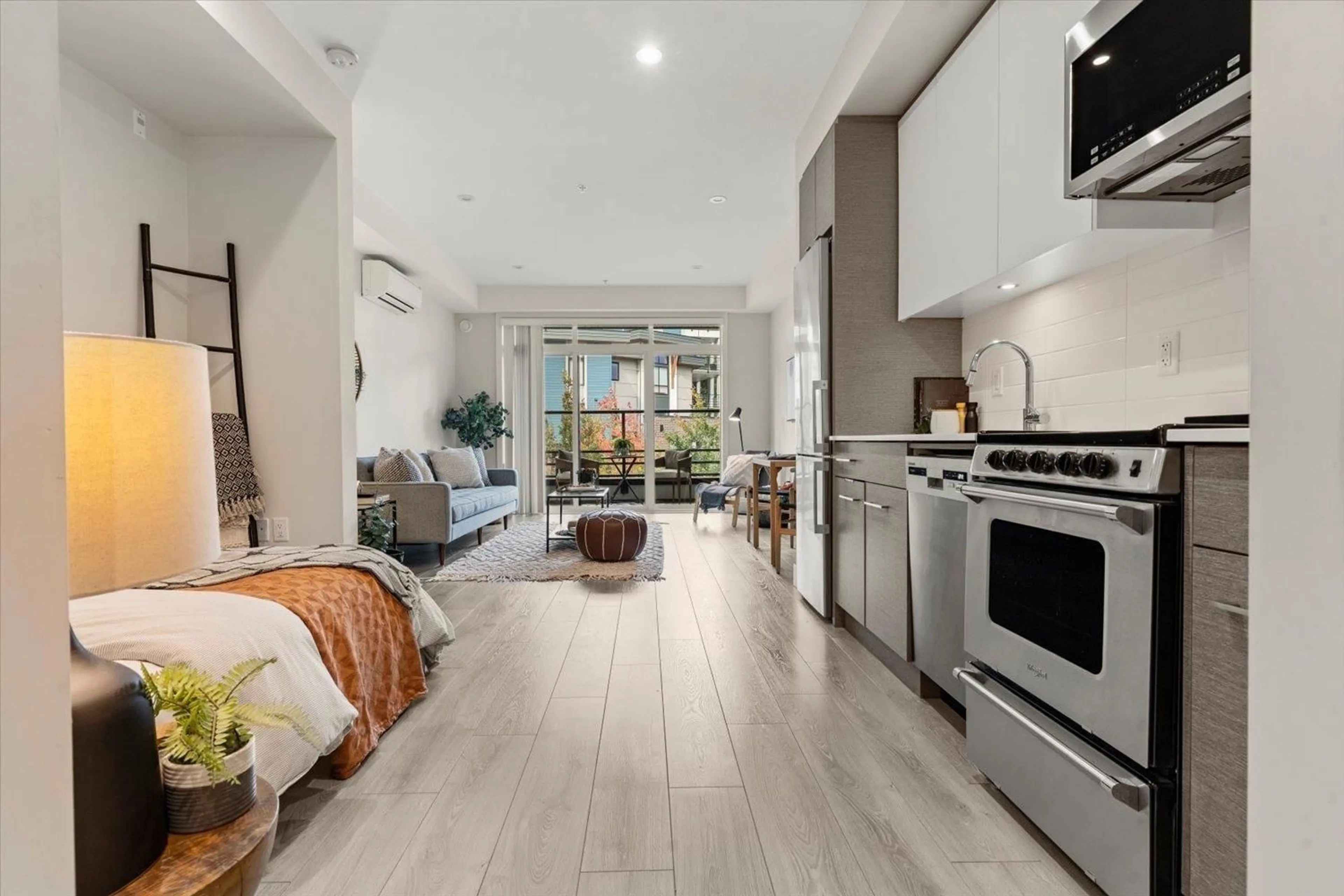 Open concept kitchen, unknown for 312 - 45510 MARKET WAY, Chilliwack British Columbia V2R6E1