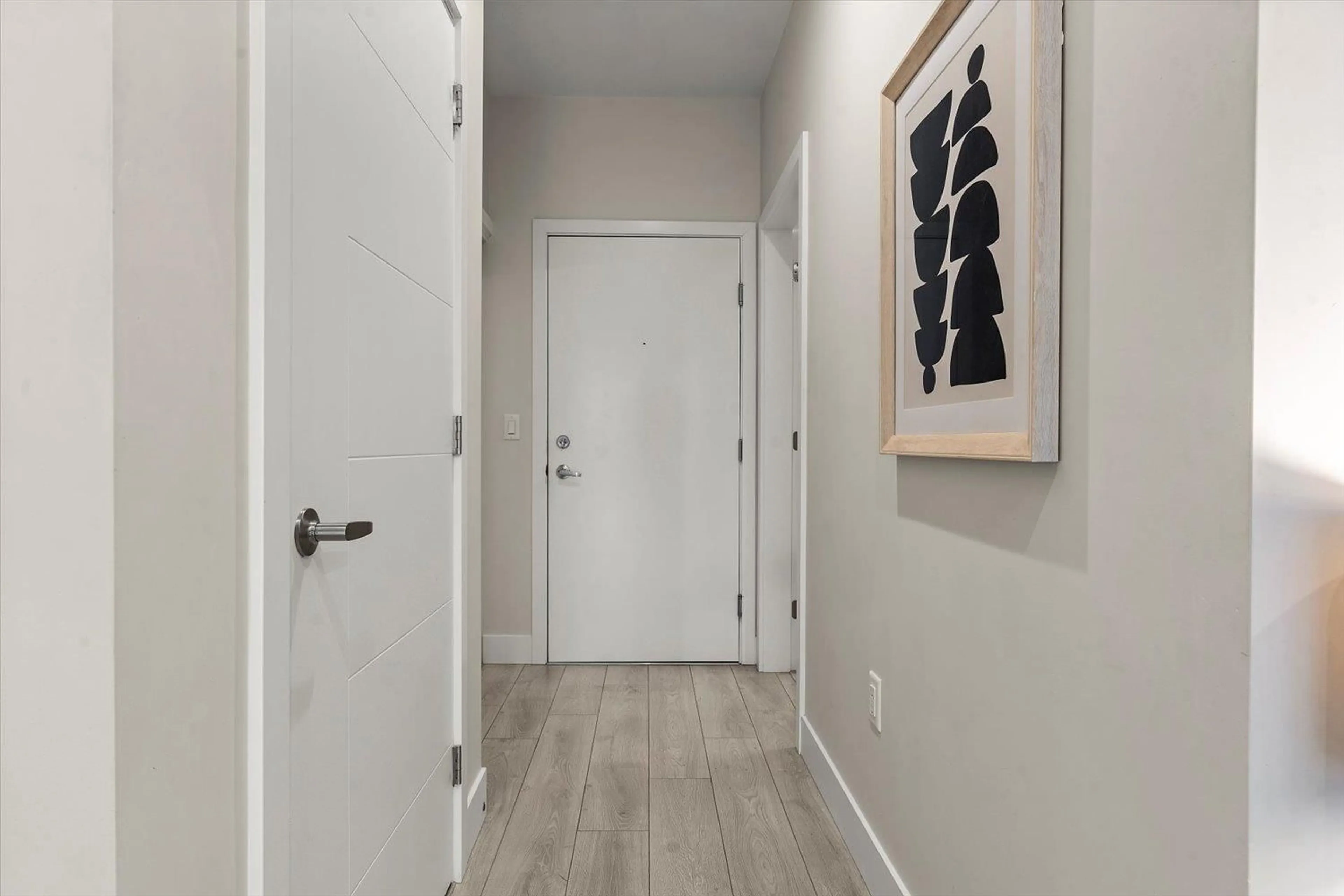 Indoor entryway for 312 - 45510 MARKET WAY, Chilliwack British Columbia V2R6E1