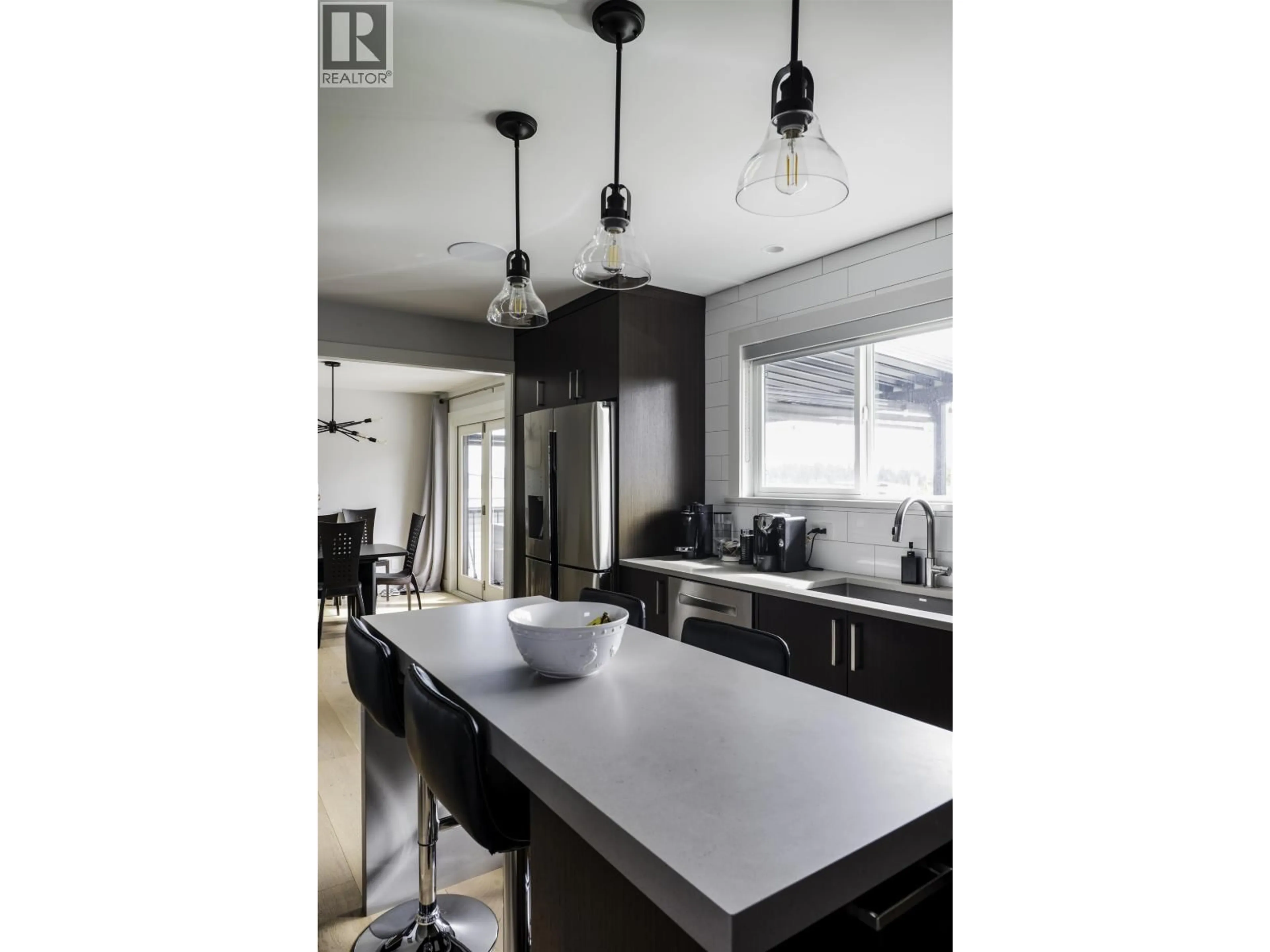 Contemporary kitchen, unknown for 818 MASSEY STREET, New Westminster British Columbia V3L4S9
