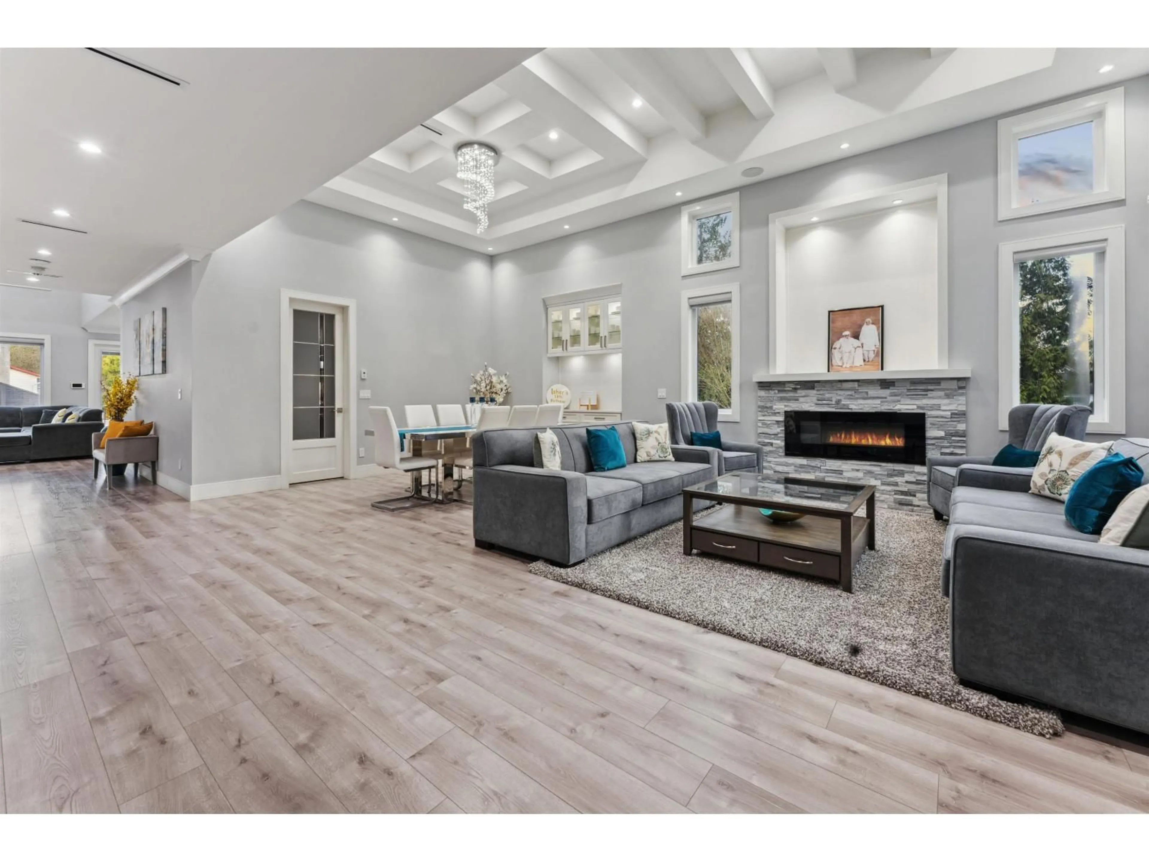 Living room with furniture, unknown for 6710 137A STREET, Surrey British Columbia V3W5E9