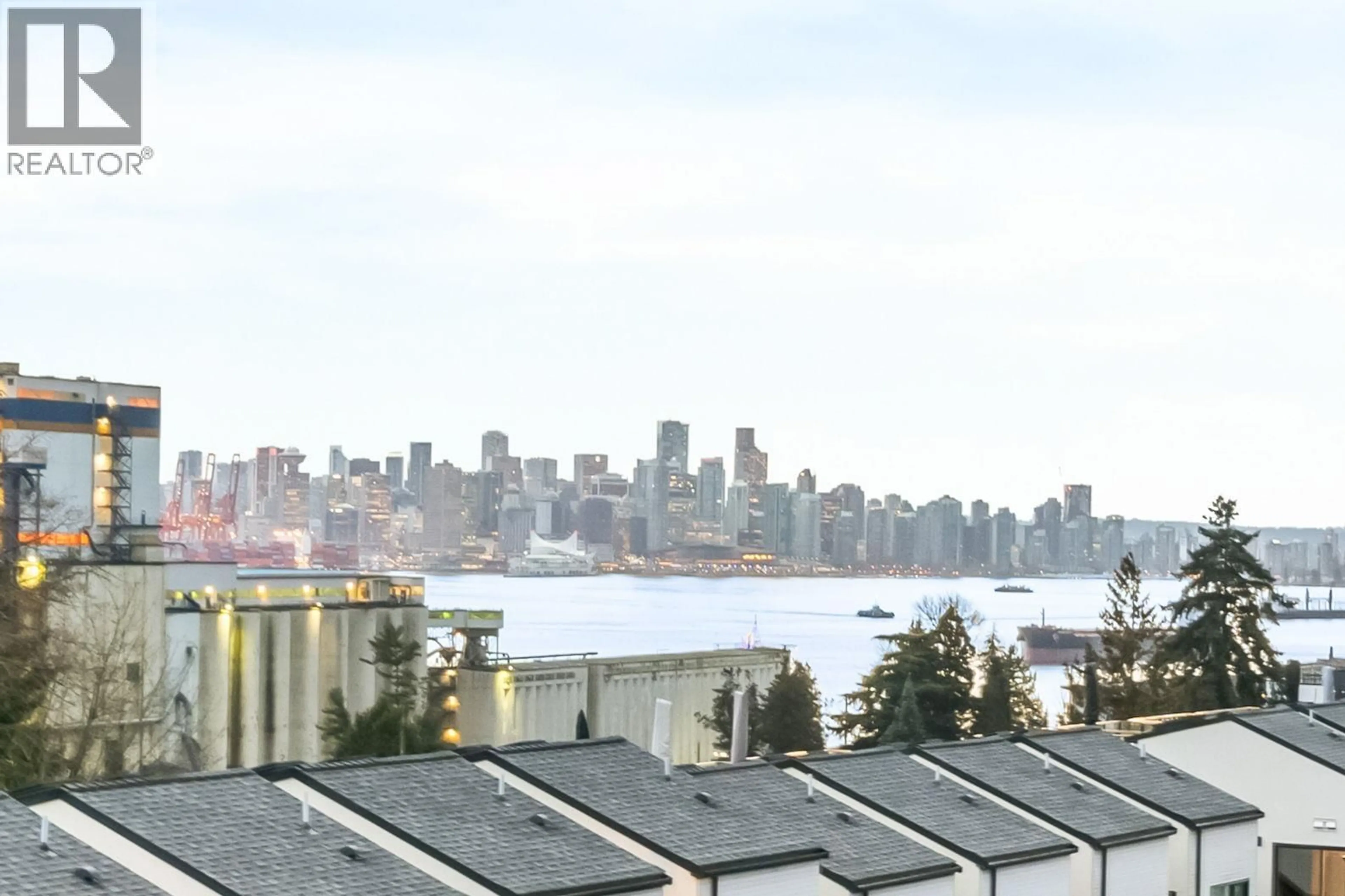 Unknown for 304 - 707 3RD STREET, North Vancouver British Columbia V7L1G8