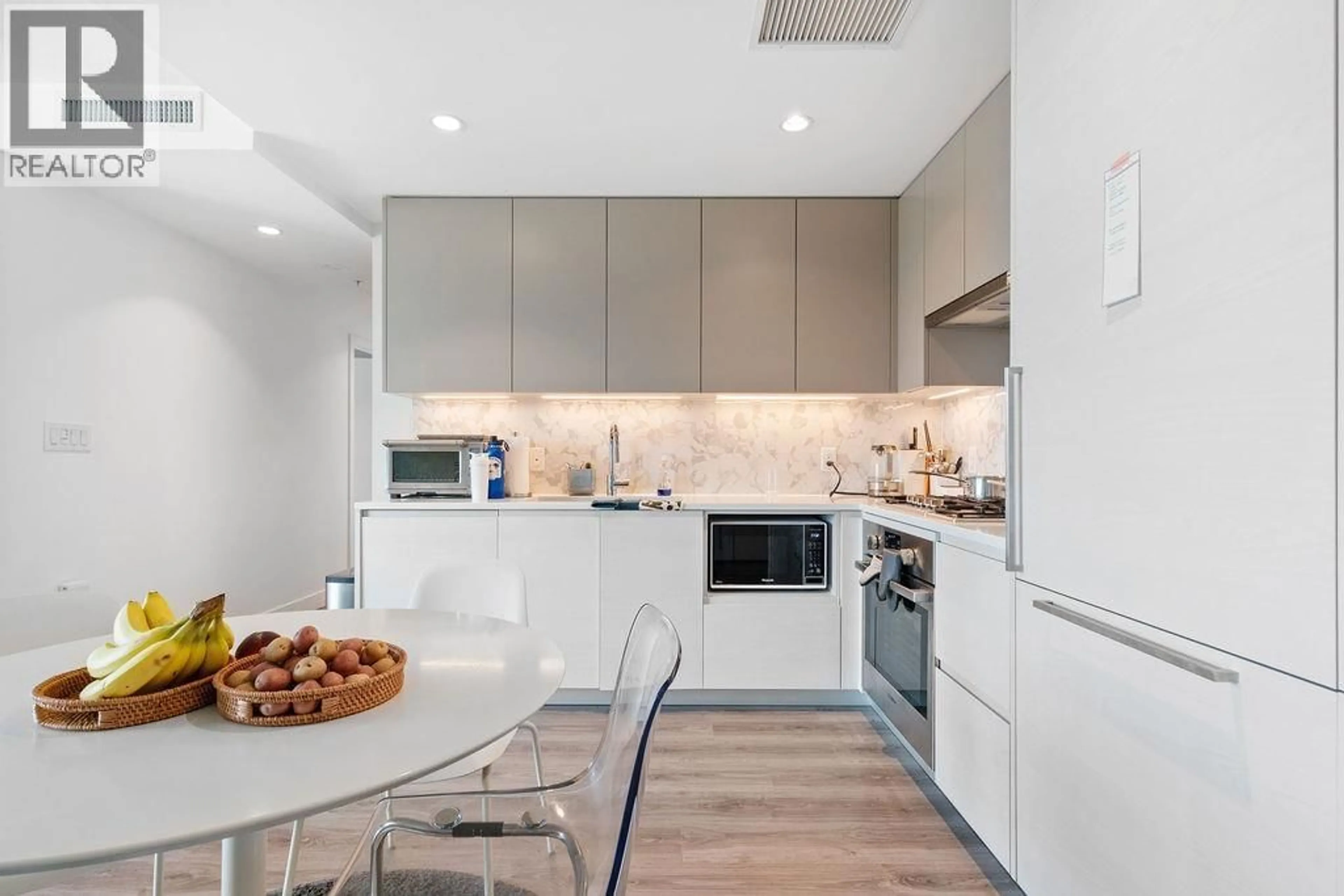 Contemporary kitchen, unknown for 205 - 8188 FRASER STREET, Vancouver British Columbia V5X0J8