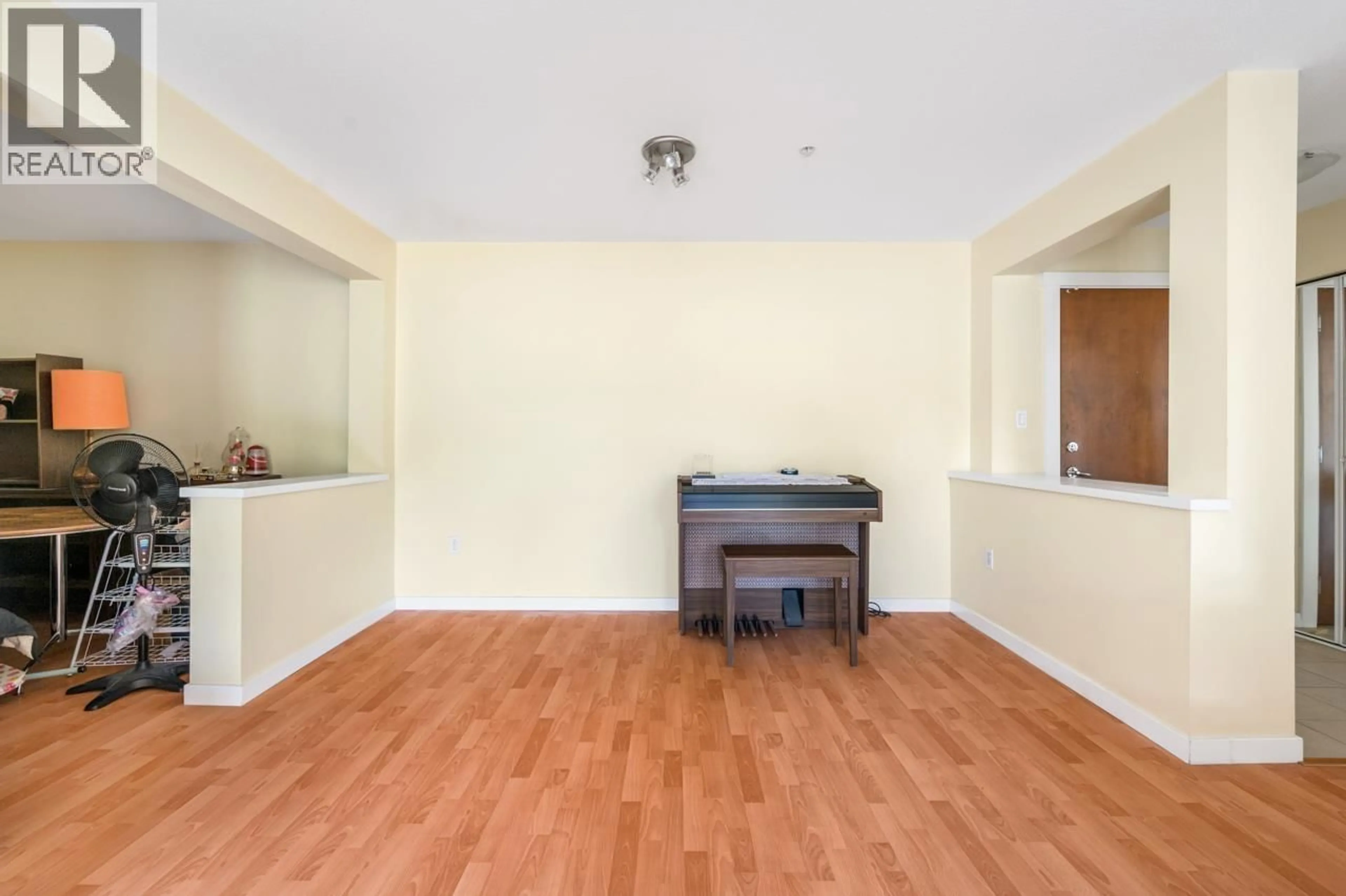 A pic of a room for 5304 - 5111 GARDEN CITY ROAD, Richmond British Columbia V6X4H4