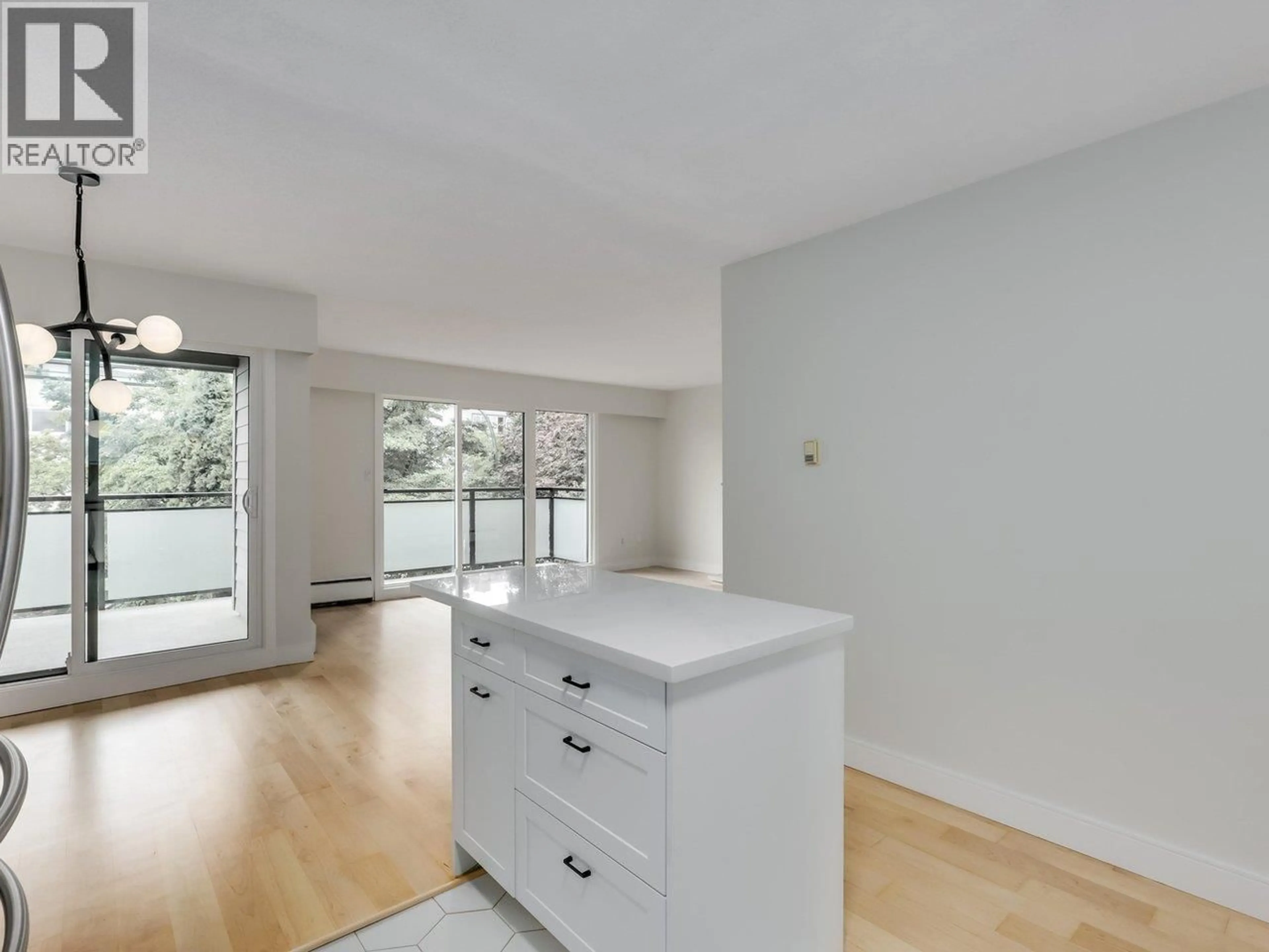 Unknown for 307 - 2255 YORK AVENUE, Vancouver British Columbia V6K1C5