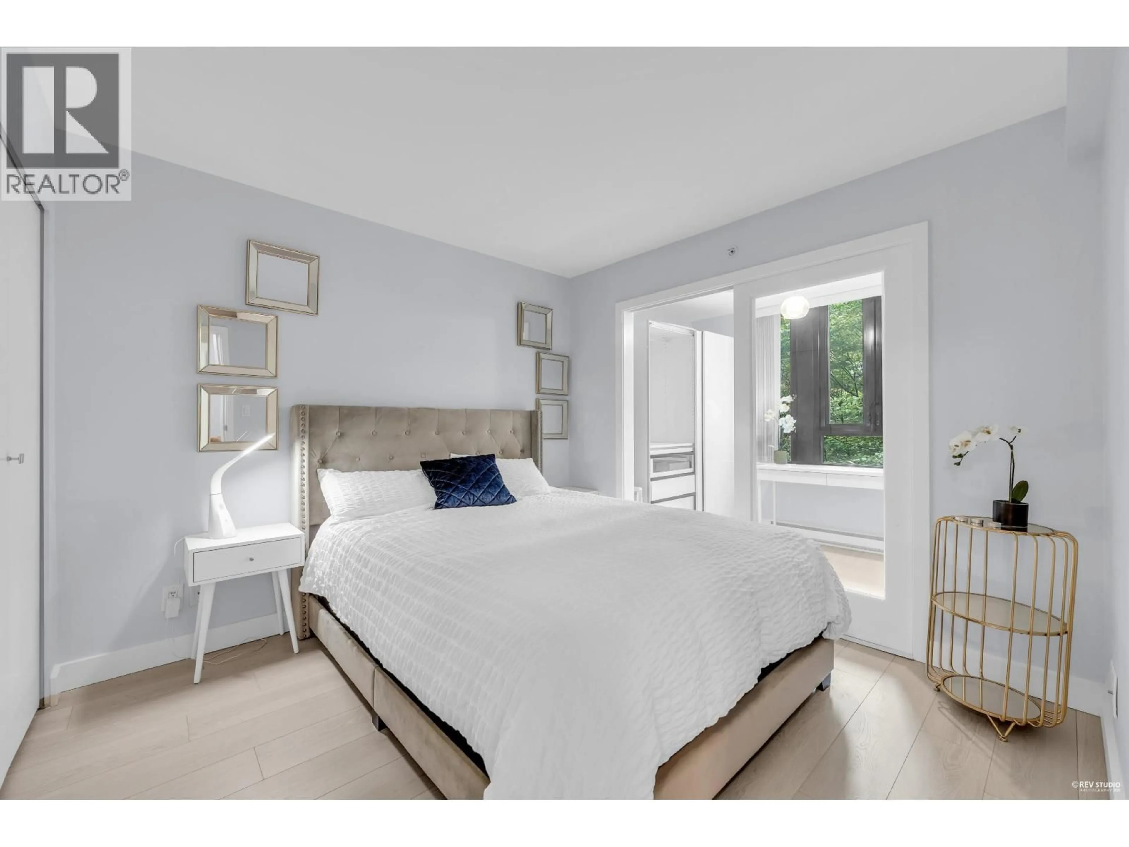 Bedroom with bed, unknown for 410 - 909 MAINLAND STREET, Vancouver British Columbia V6B1S3