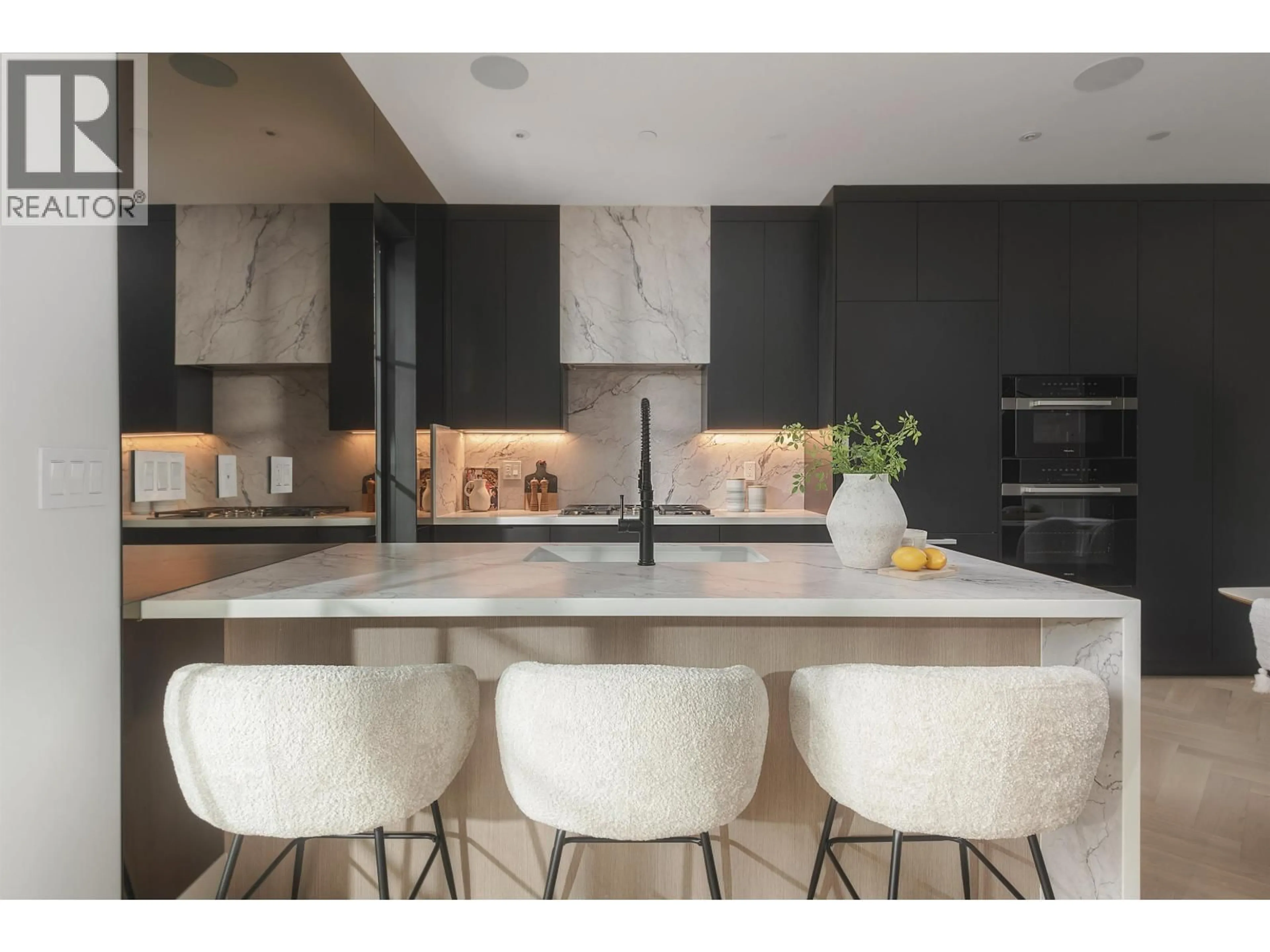 Contemporary kitchen, unknown for 2 - 240 37TH AVENUE, Vancouver British Columbia V5W1E6