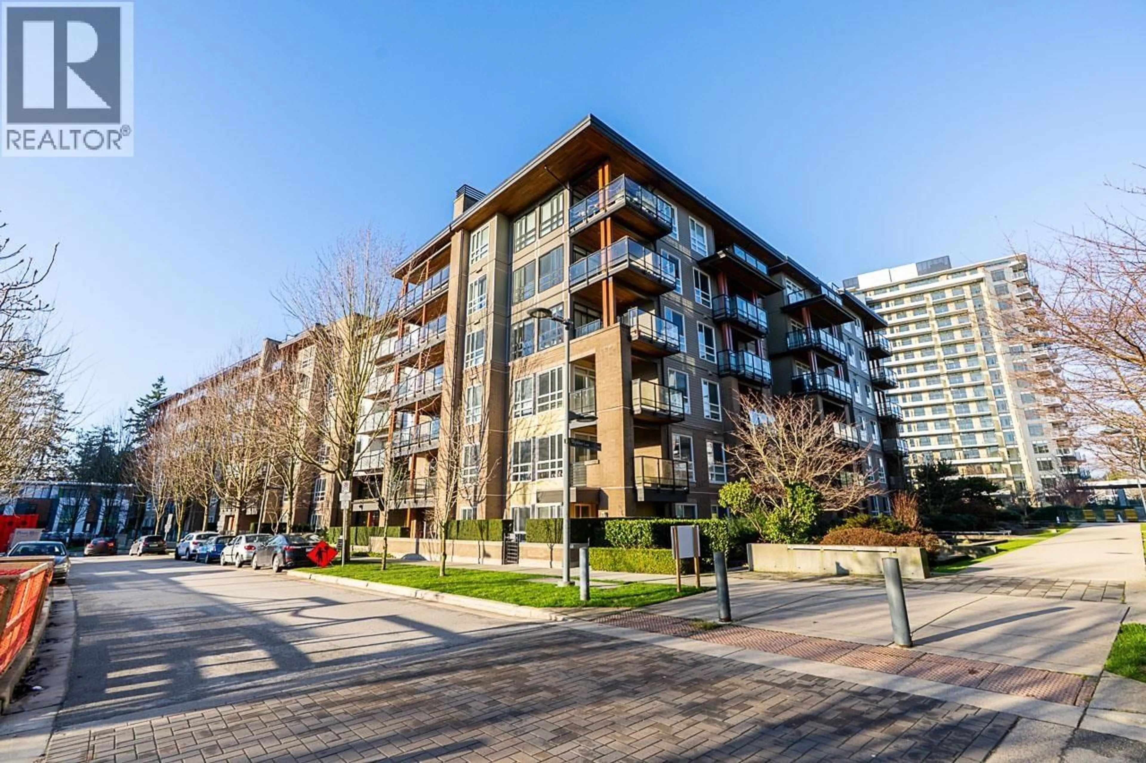 Patio, building for PH1 - 6033 GRAY AVENUE, Vancouver British Columbia V6S0G3