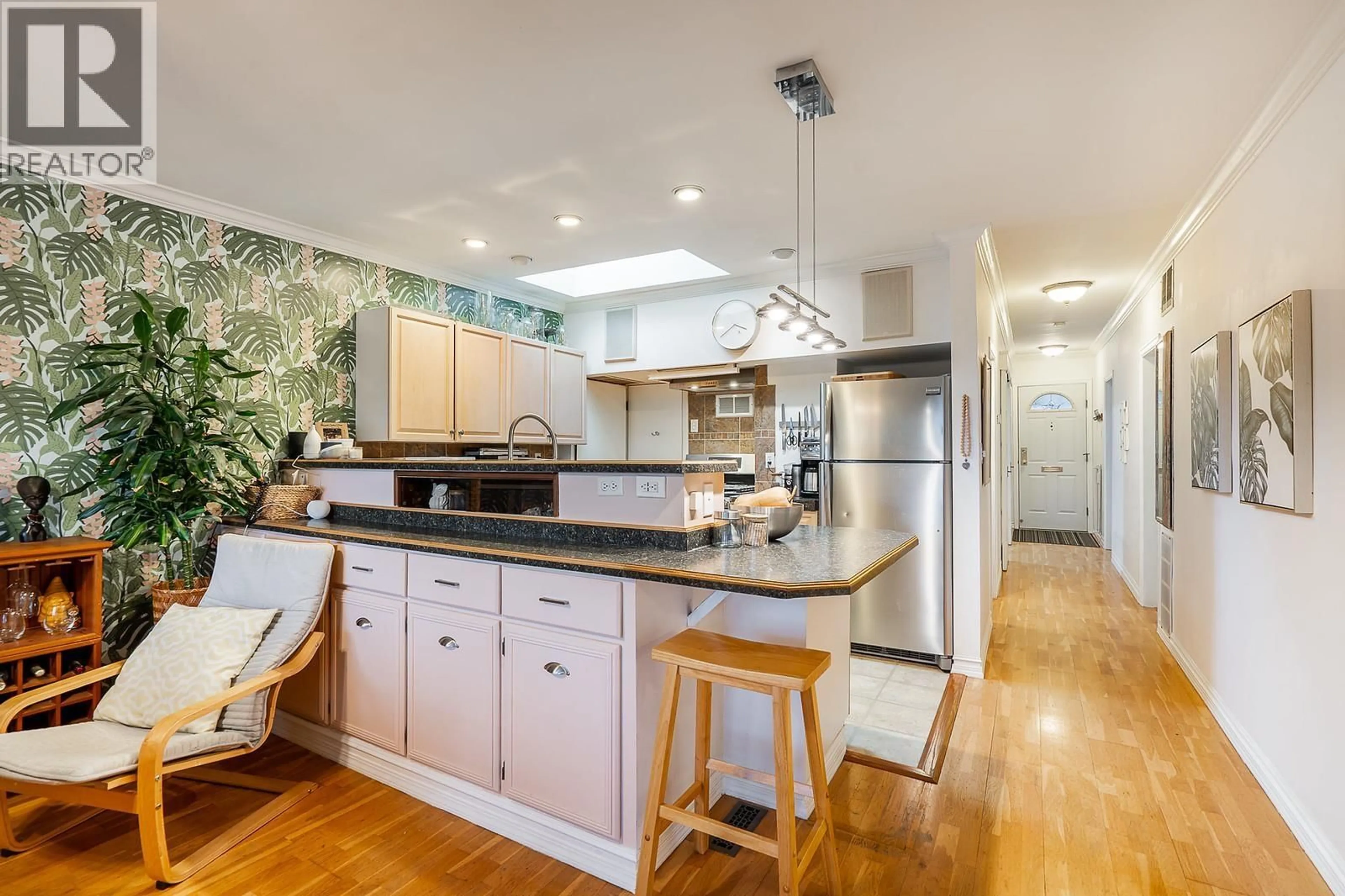 Open concept kitchen, unknown for 430 GARRETT STREET, New Westminster British Columbia V3L3S2