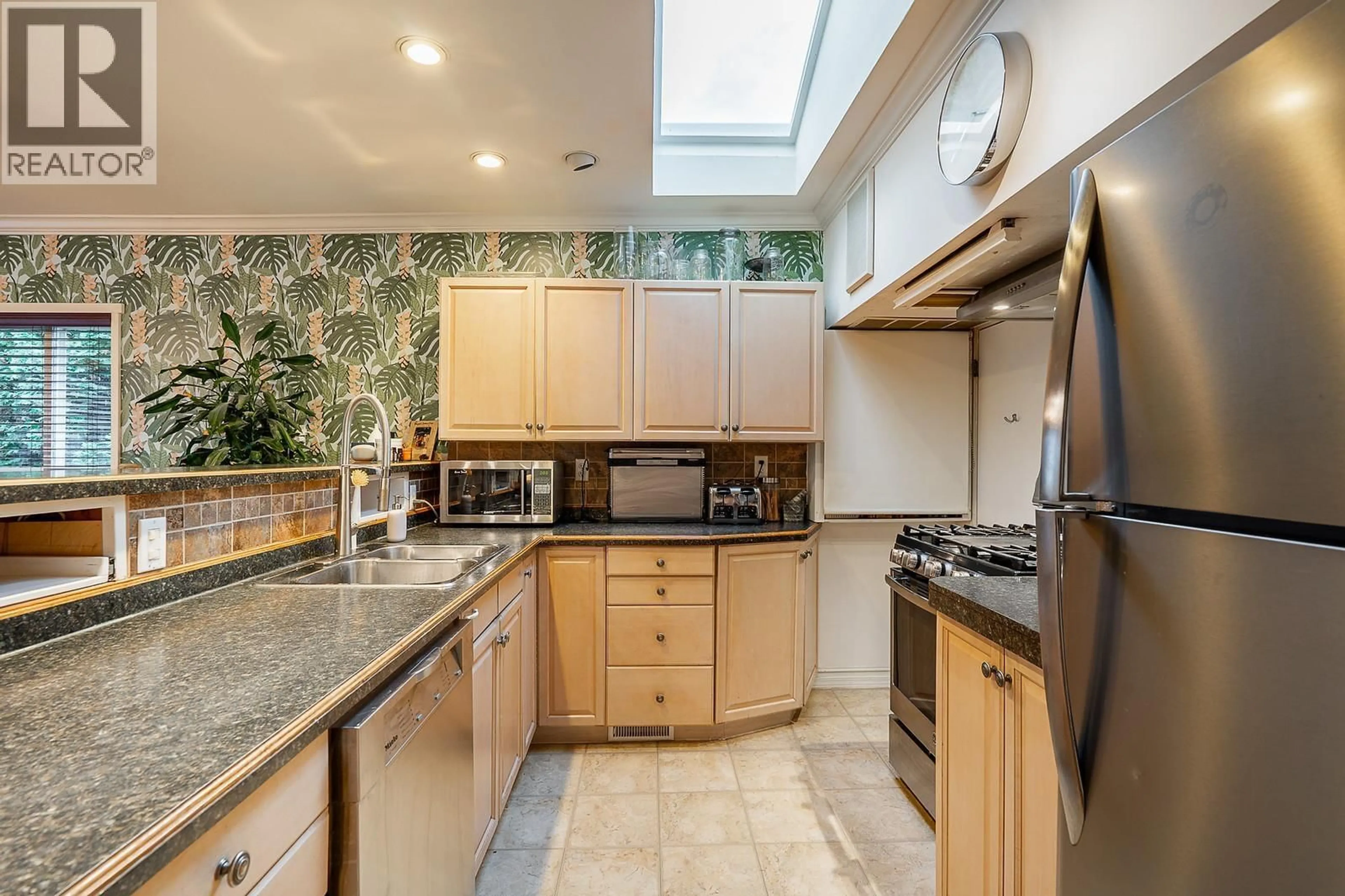 Unknown for 430 GARRETT STREET, New Westminster British Columbia V3L3S2