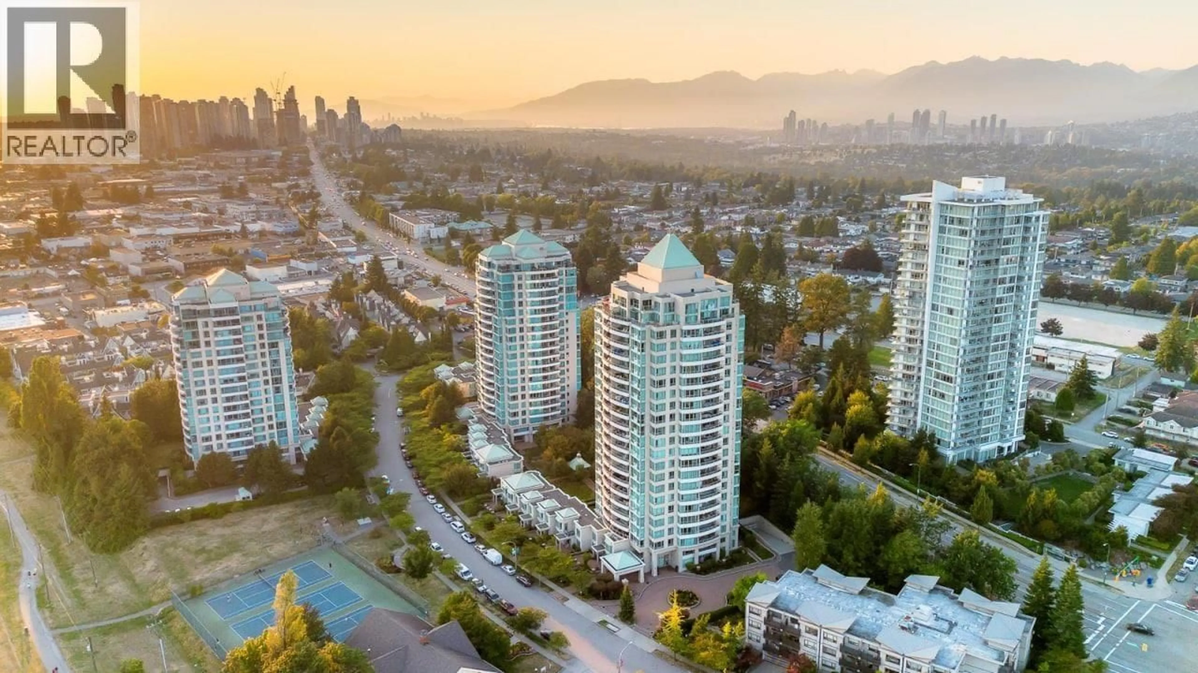 A pic from outside/outdoor area/front of a property/back of a property/a pic from drone, city buildings view from balcony for 1401 - 6659 SOUTHOAKS CRESCENT, Burnaby British Columbia V5E4M9