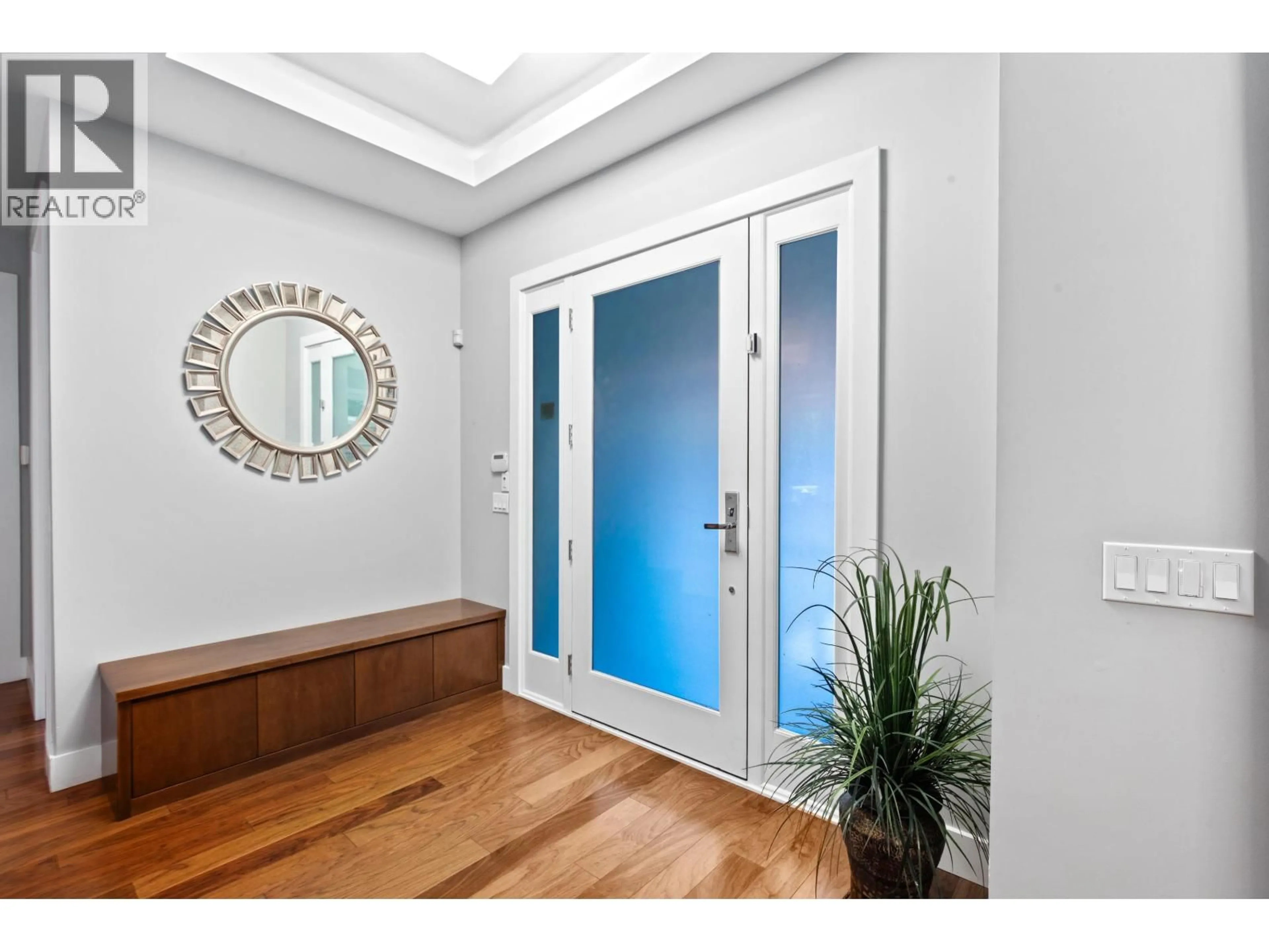 Indoor entryway for 5390 ELM STREET, Vancouver British Columbia V6N1A1