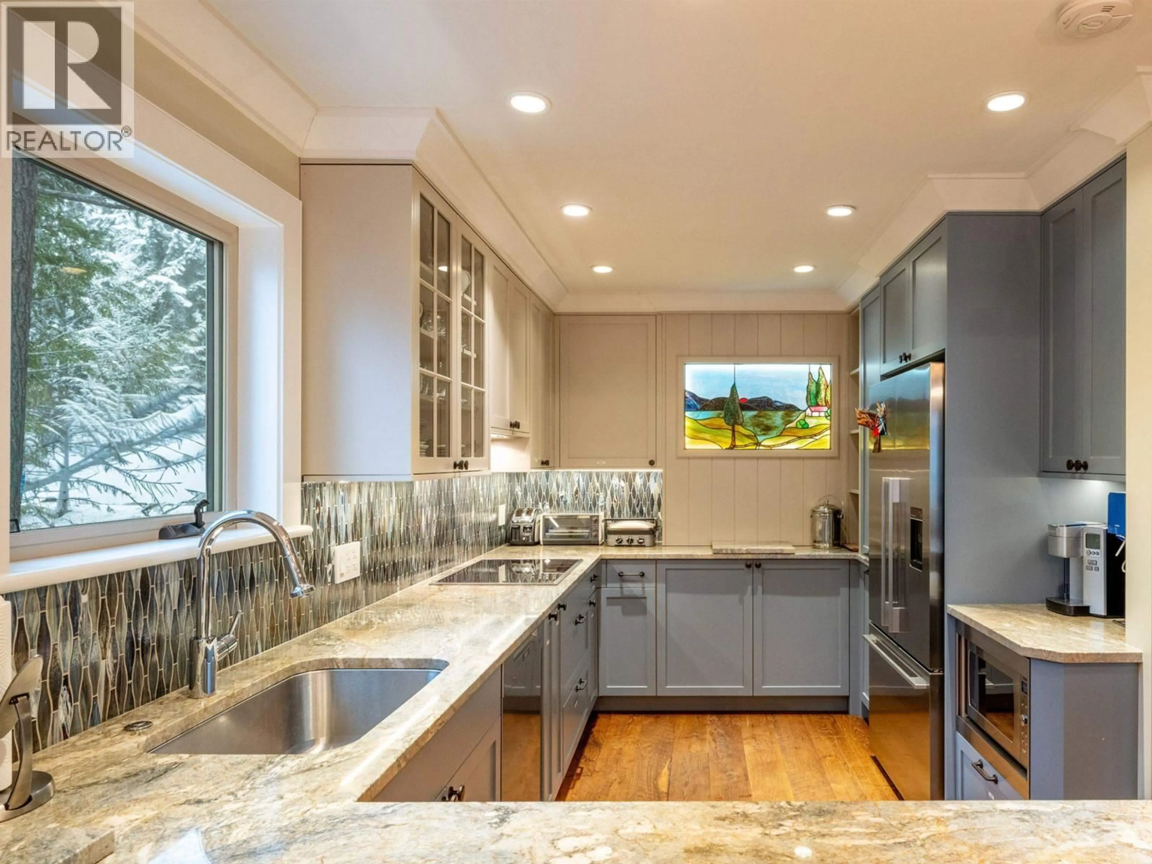 Contemporary kitchen, ceramic/tile floor for 13 - 6127 EAGLE RIDGE CRESCENT, Whistler British Columbia V0N1B6