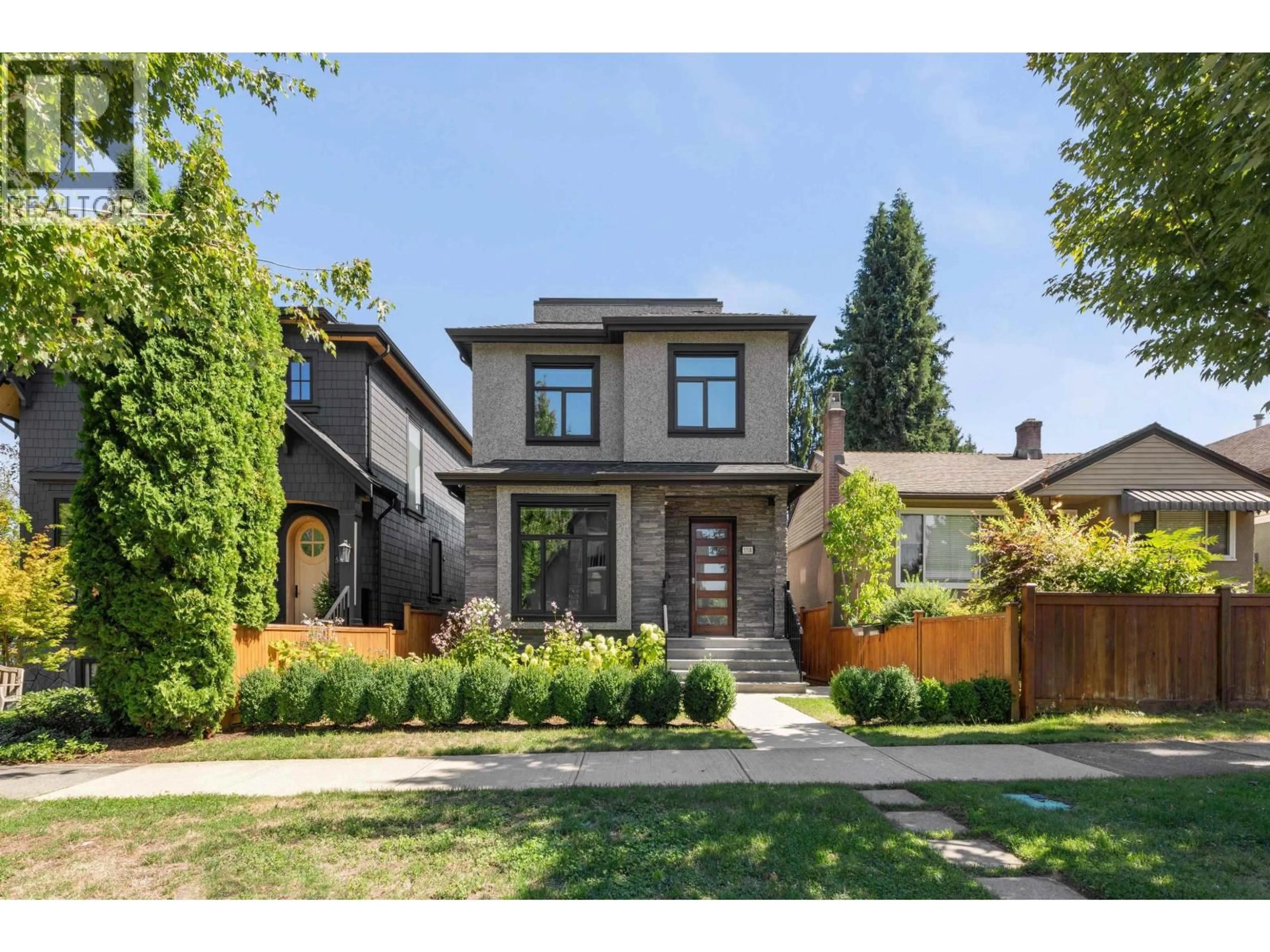 Home with brick exterior material, street for 5318 PRINCE EDWARD STREET, Vancouver British Columbia V5W2X6