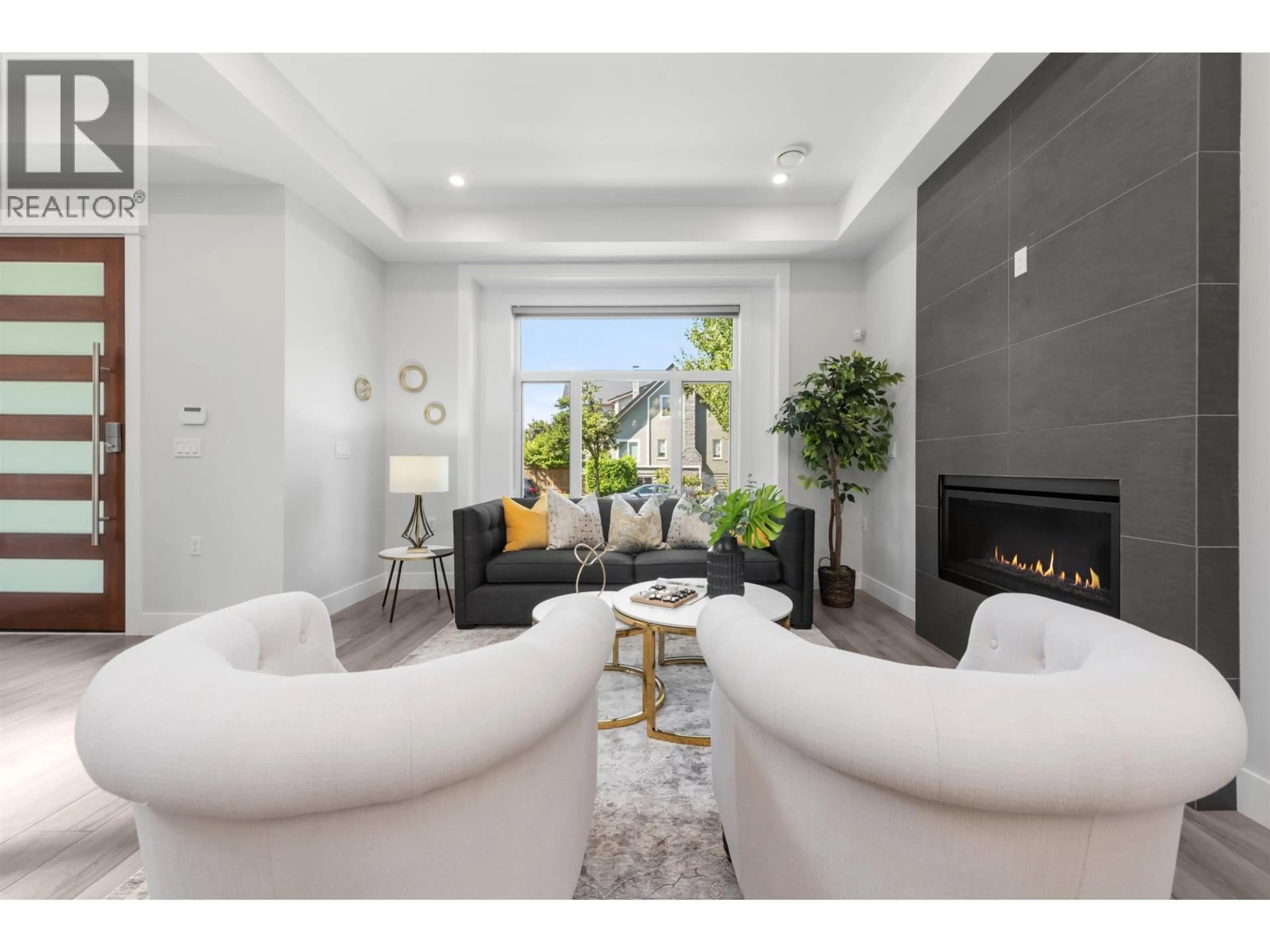 Living room with furniture, unknown for 5318 PRINCE EDWARD STREET, Vancouver British Columbia V5W2X6