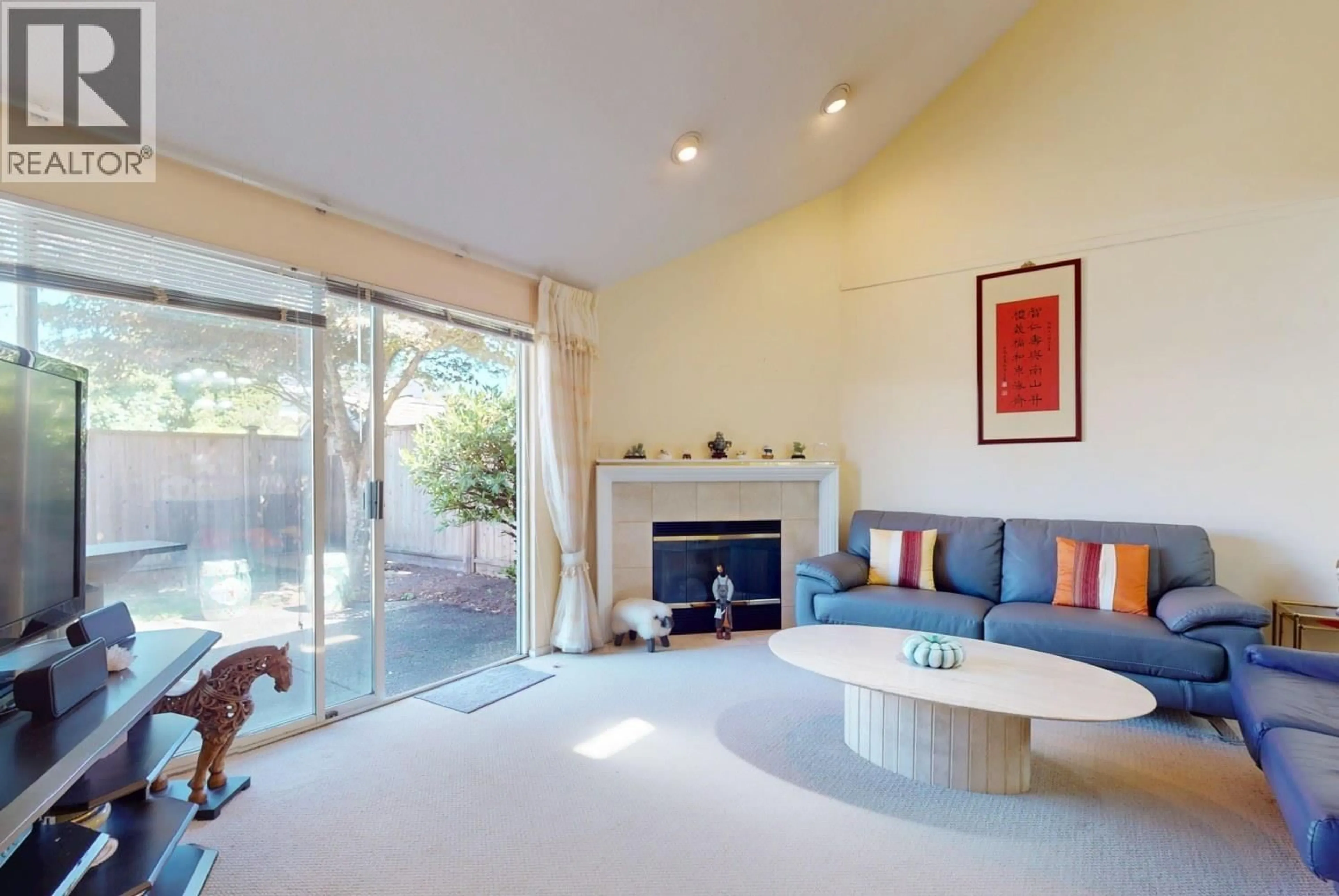 Living room with furniture, unknown for 6 - 8231 FRANCIS ROAD, Richmond British Columbia V6Y1A5