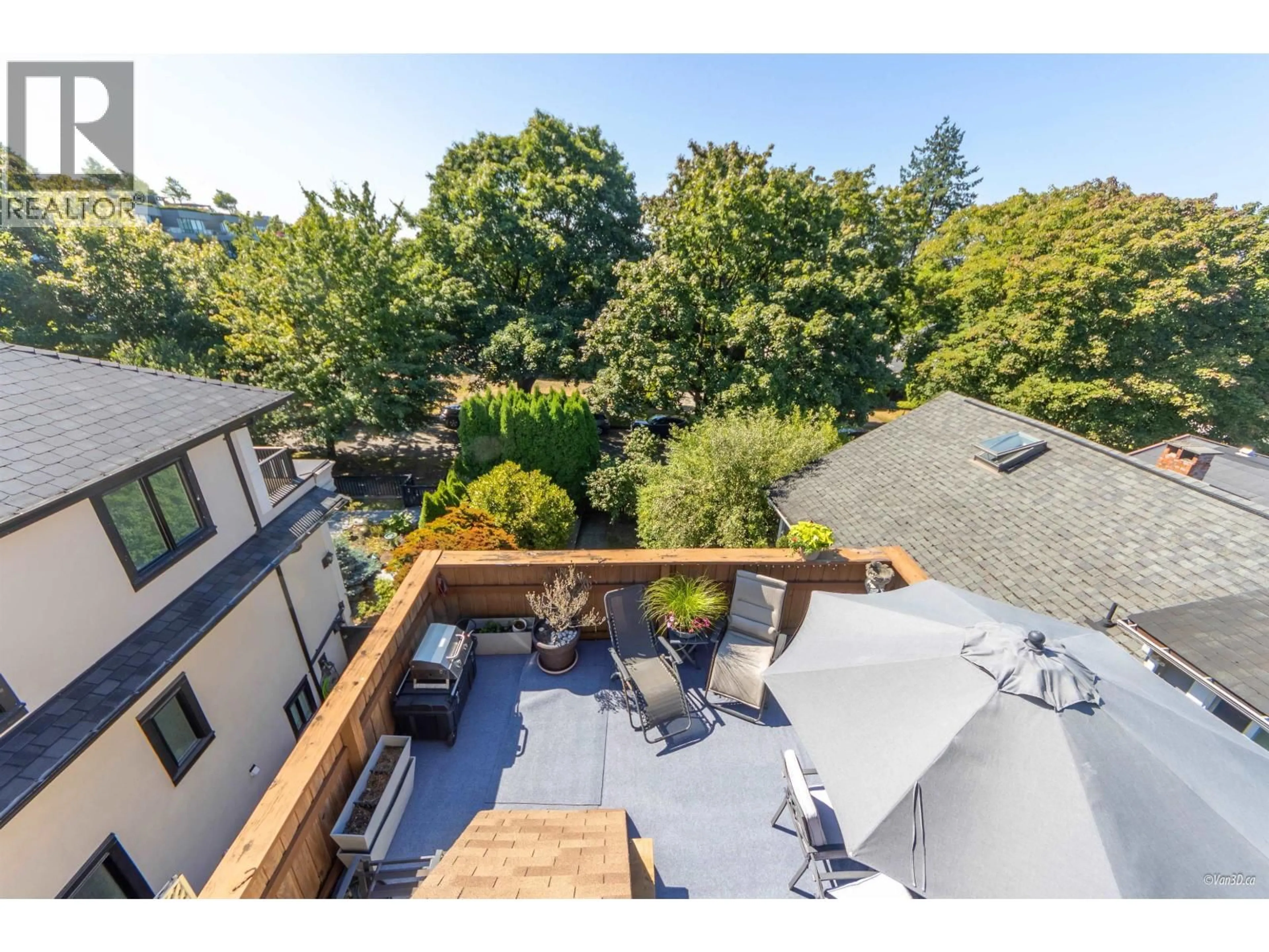 A pic from outside/outdoor area/front of a property/back of a property/a pic from drone, city buildings view from balcony for 2141 47 AVENUE, Vancouver British Columbia V6M2M6