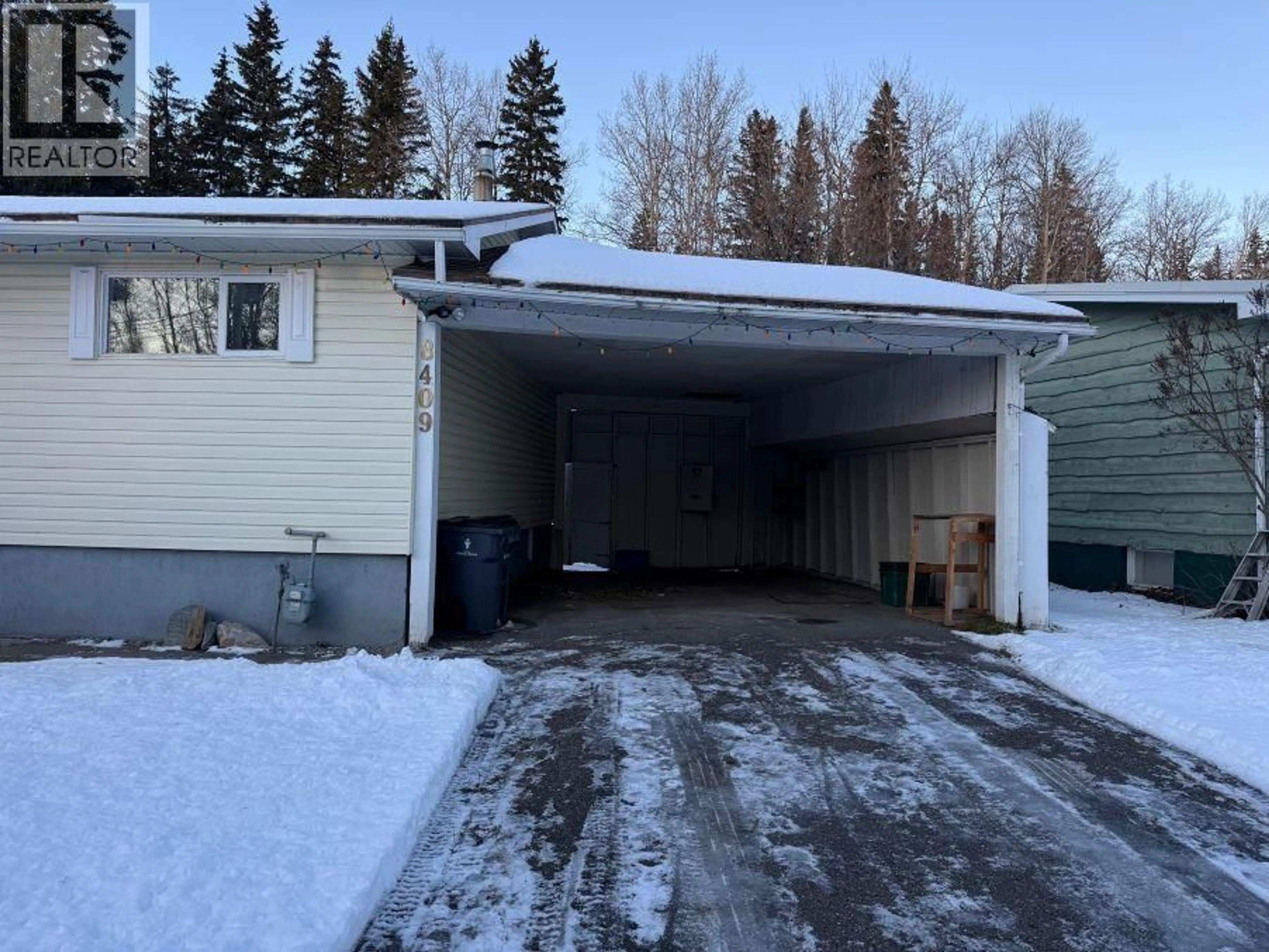 Indoor garage for 8409 CINCH LOOP, Prince George British Columbia V2N6N2