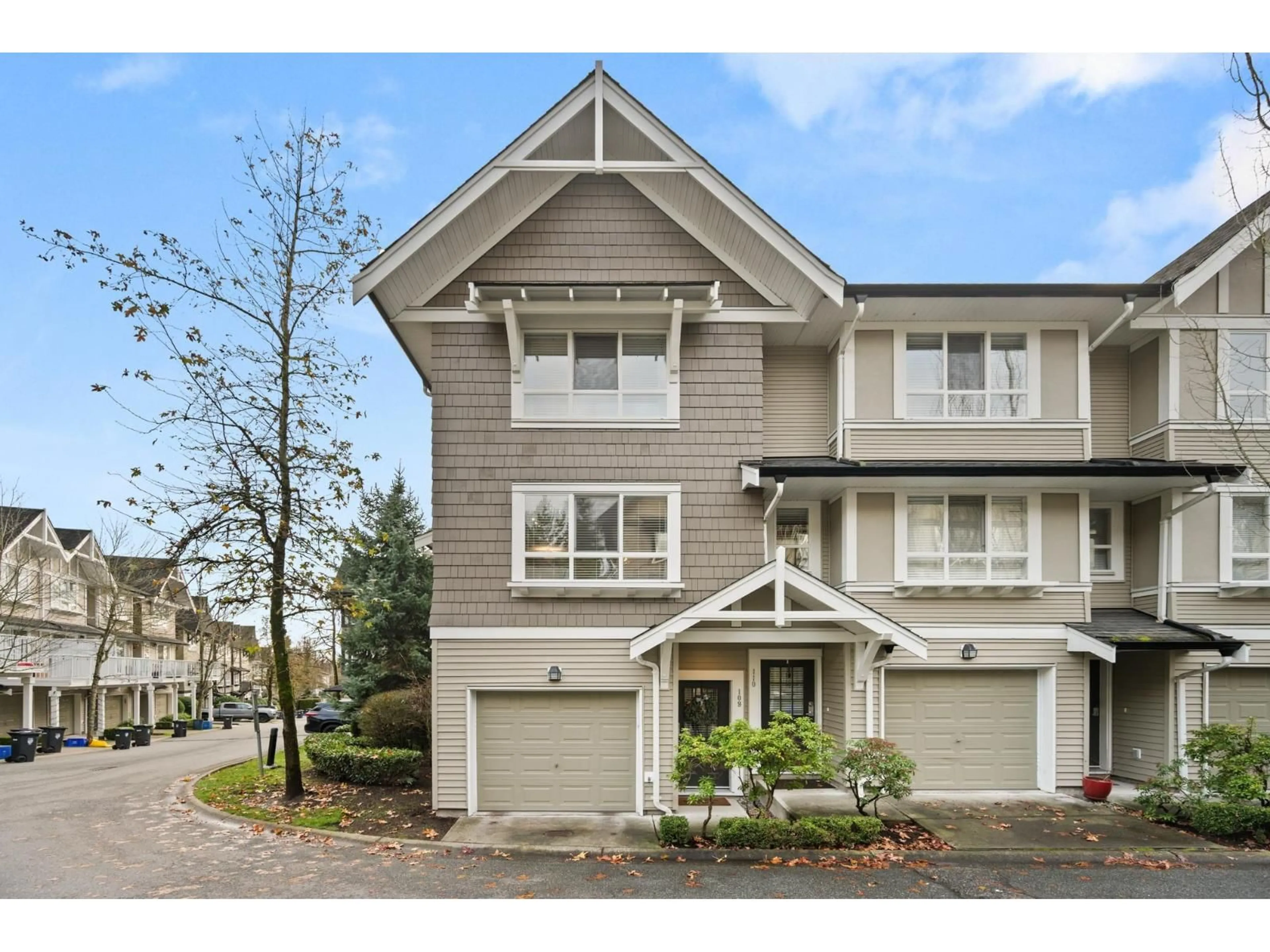 Home with vinyl exterior material, street for 109 - 6747 203 STREET, Langley British Columbia V2Y3B5