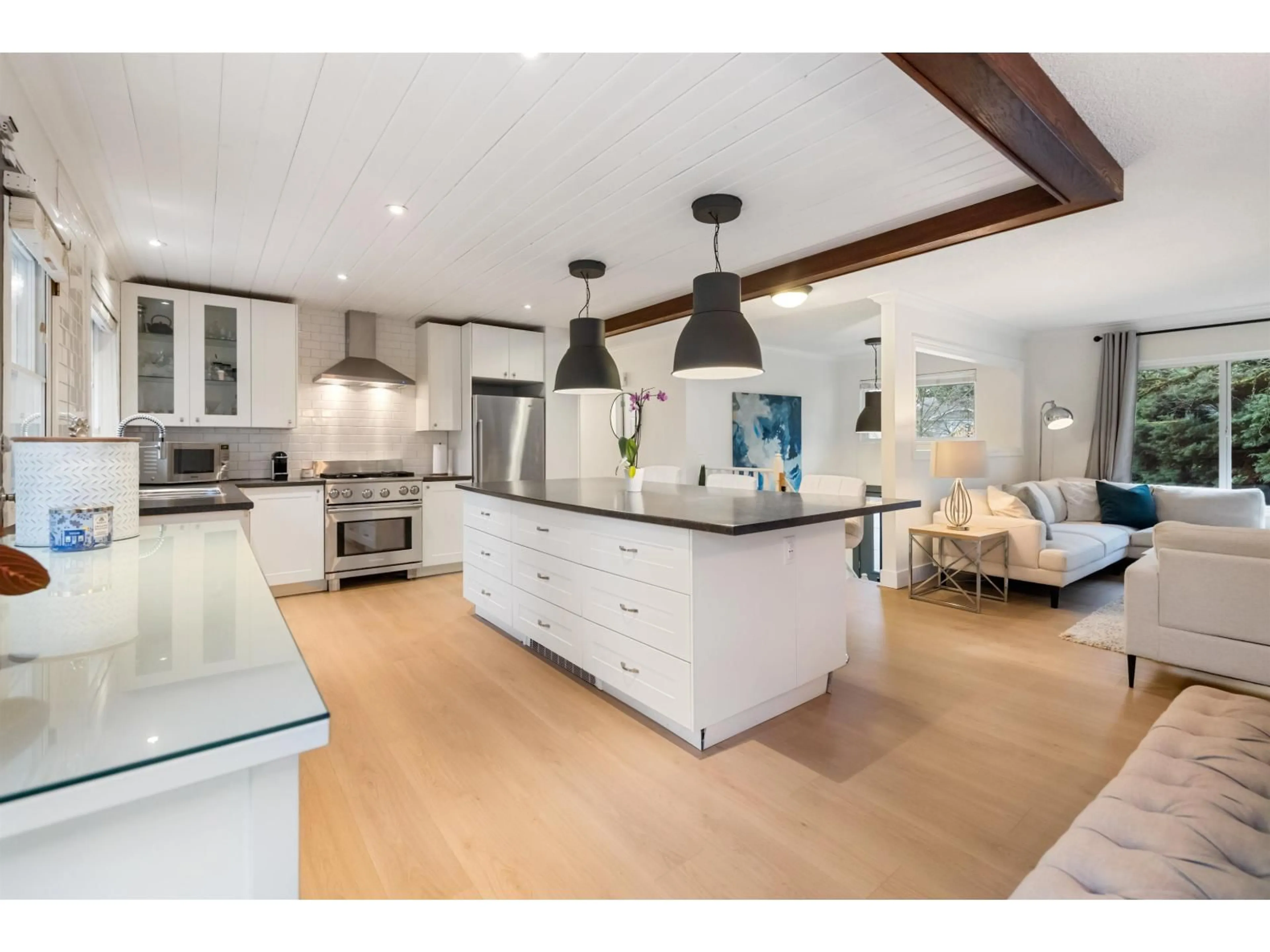 Open concept kitchen, unknown for 5802 ANGUS PLACE, Surrey British Columbia V3S4W5