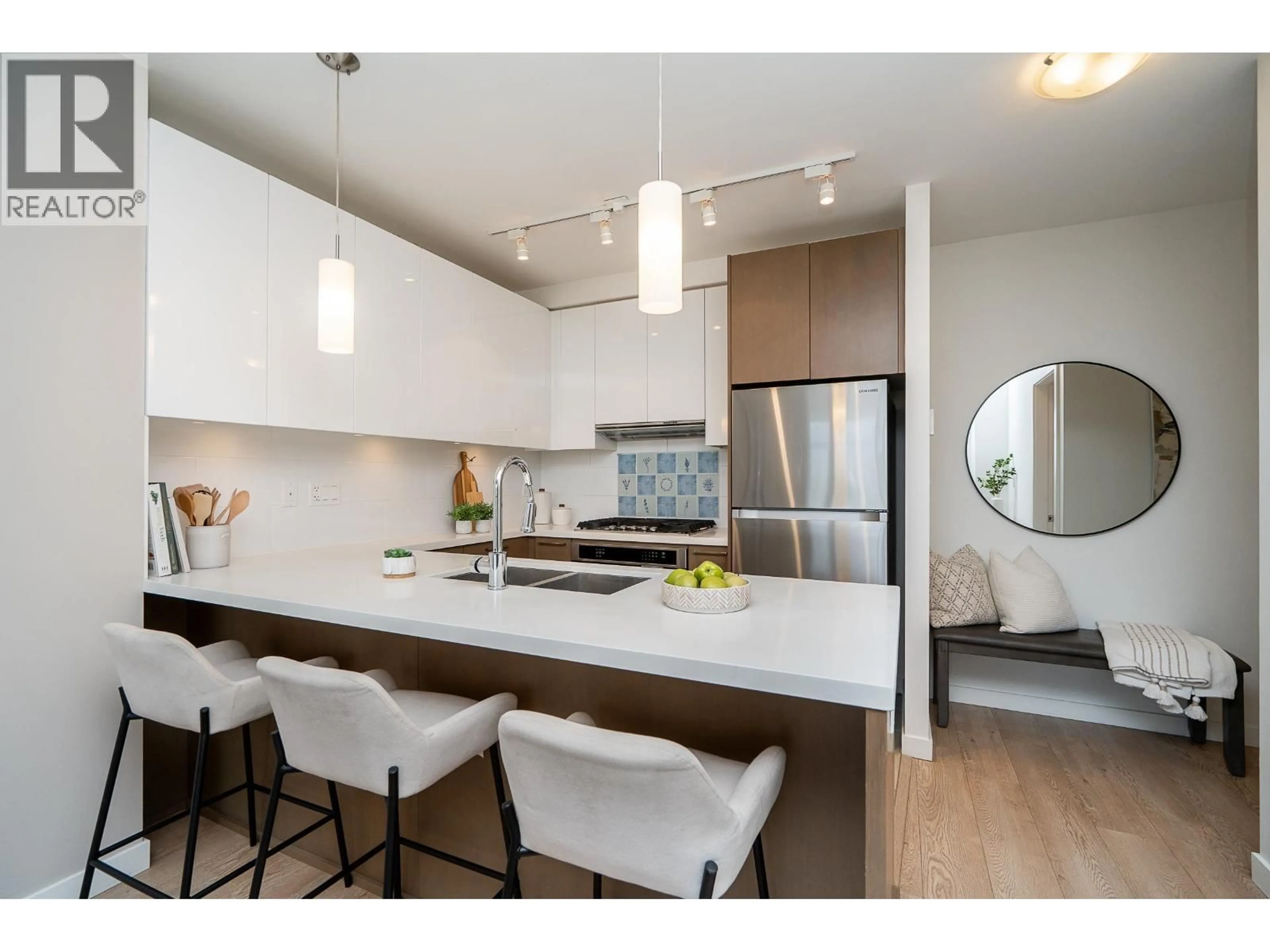 Open concept kitchen, wood/laminate floor for 2209 - 3080 LINCOLN AVENUE, Coquitlam British Columbia V3B0L9