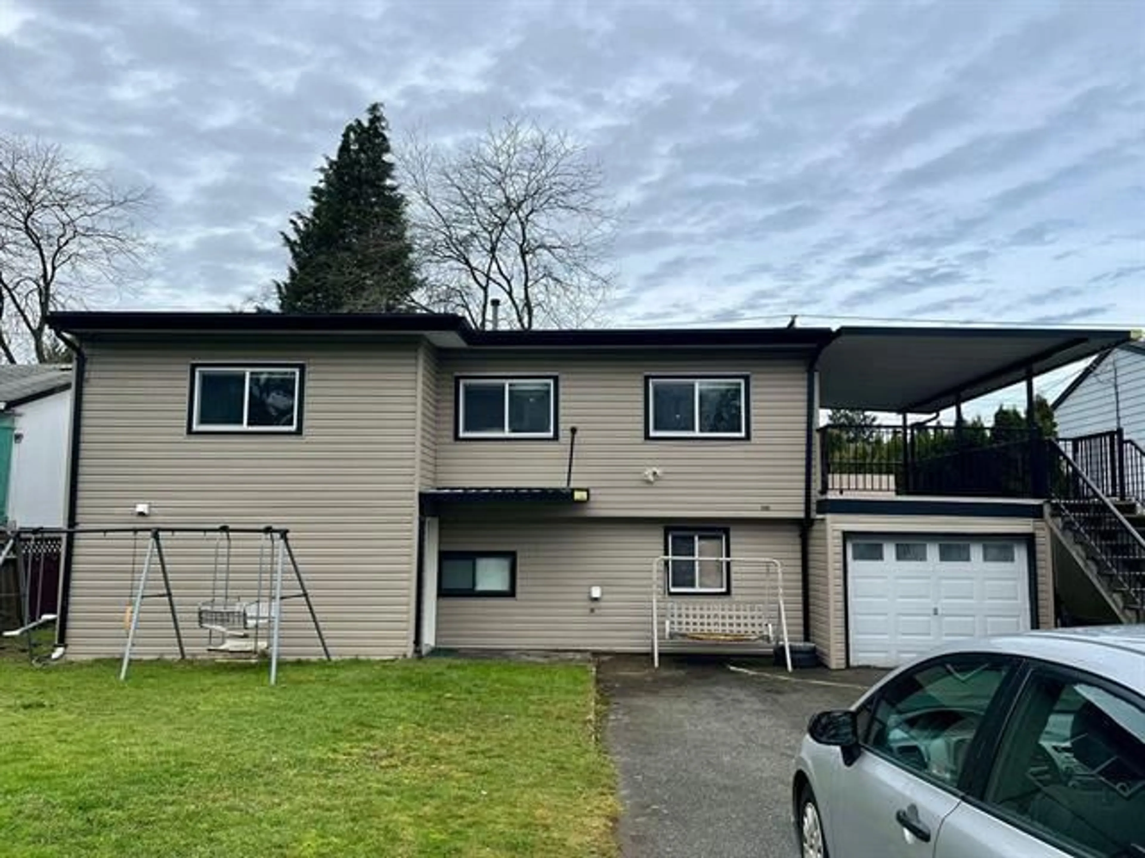 A pic from outside/outdoor area/front of a property/back of a property/a pic from drone, unknown for 9416 132 STREET, Surrey British Columbia V3V5R3