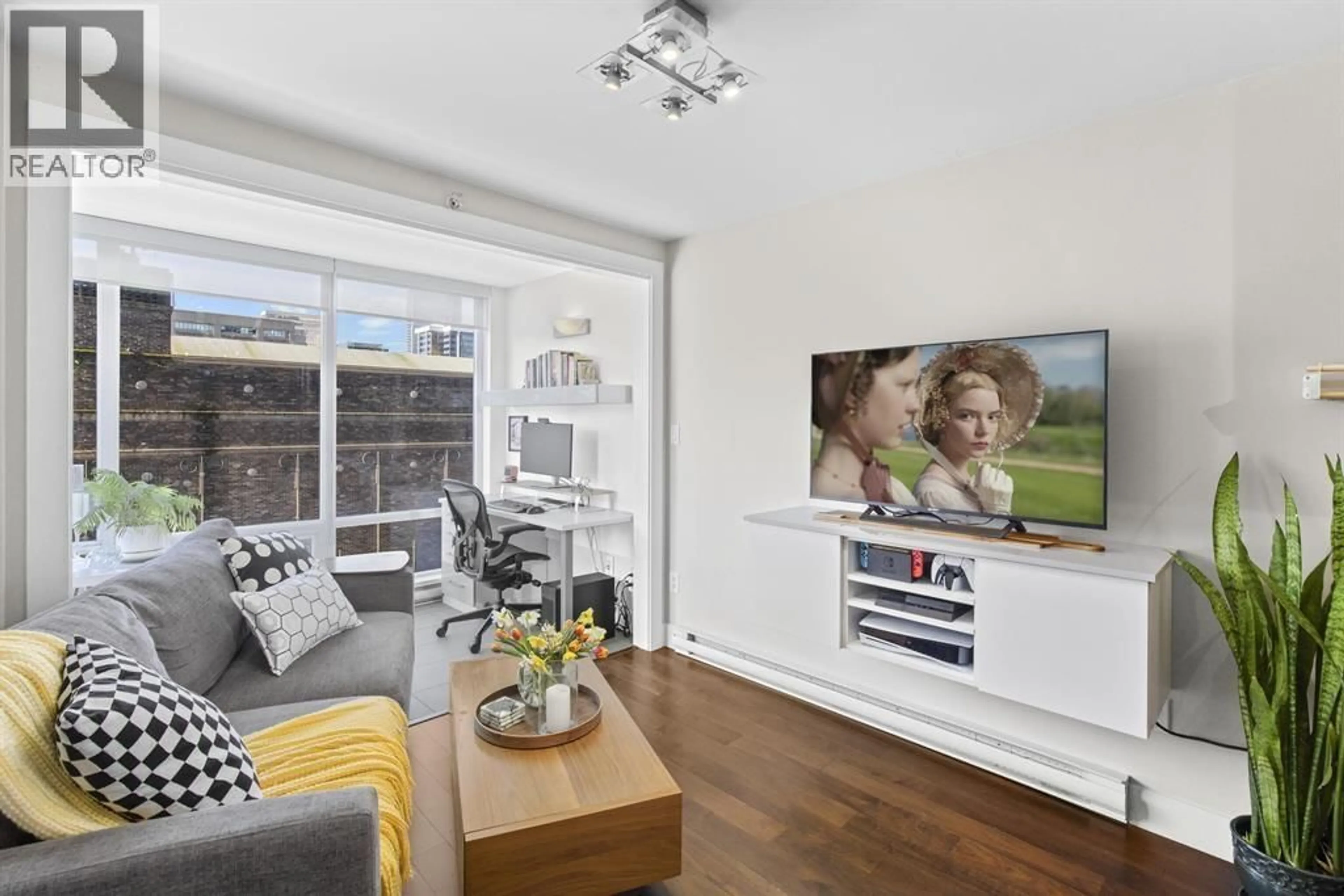 Unknown for 705 - 565 SMITHE STREET, Vancouver British Columbia V6B0E4