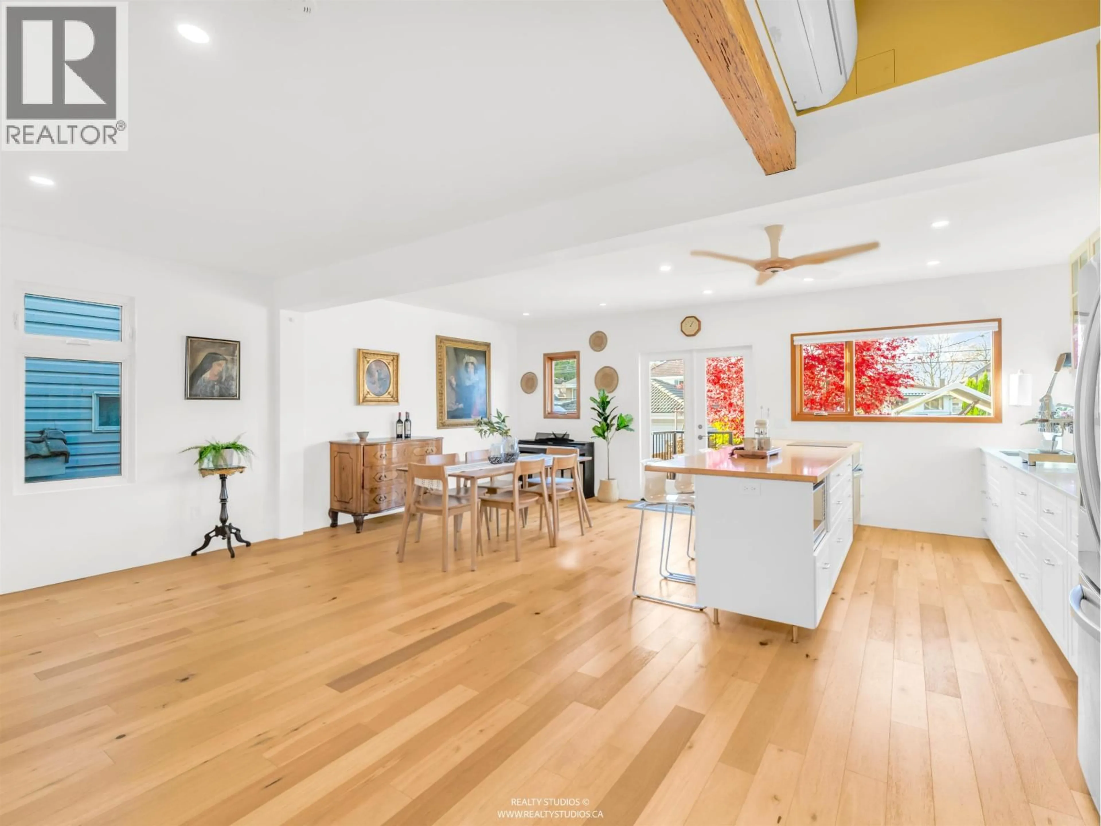 Open concept kitchen, unknown for 4379 WELWYN STREET, Vancouver British Columbia V5N3Z3