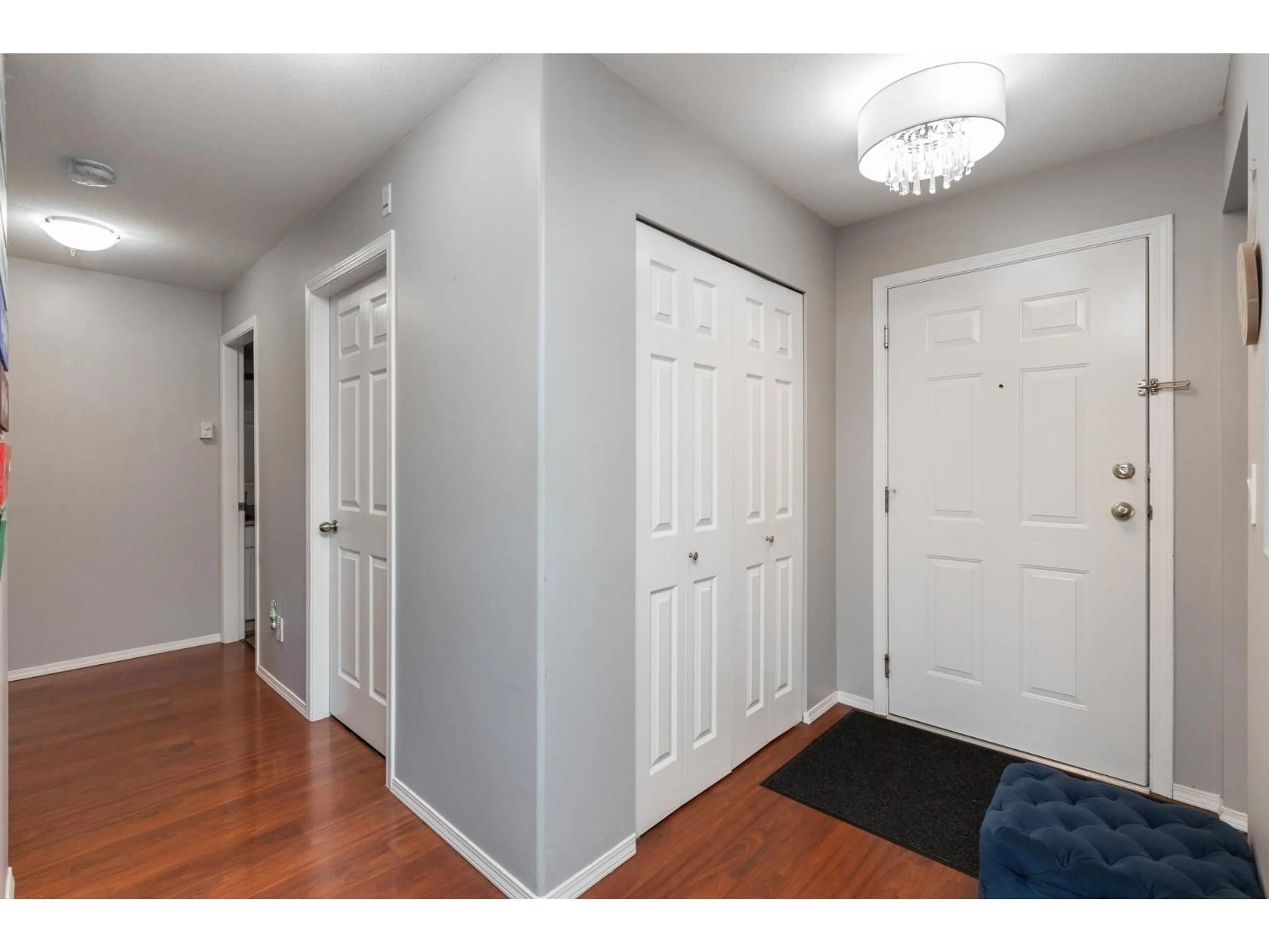 Indoor entryway for 209 - 2435 CENTER AVENUE, Abbotsford British Columbia V2T2N4