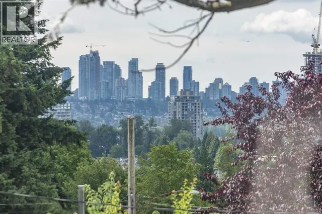 560 SPRINGER AVENUE, Burnaby 3