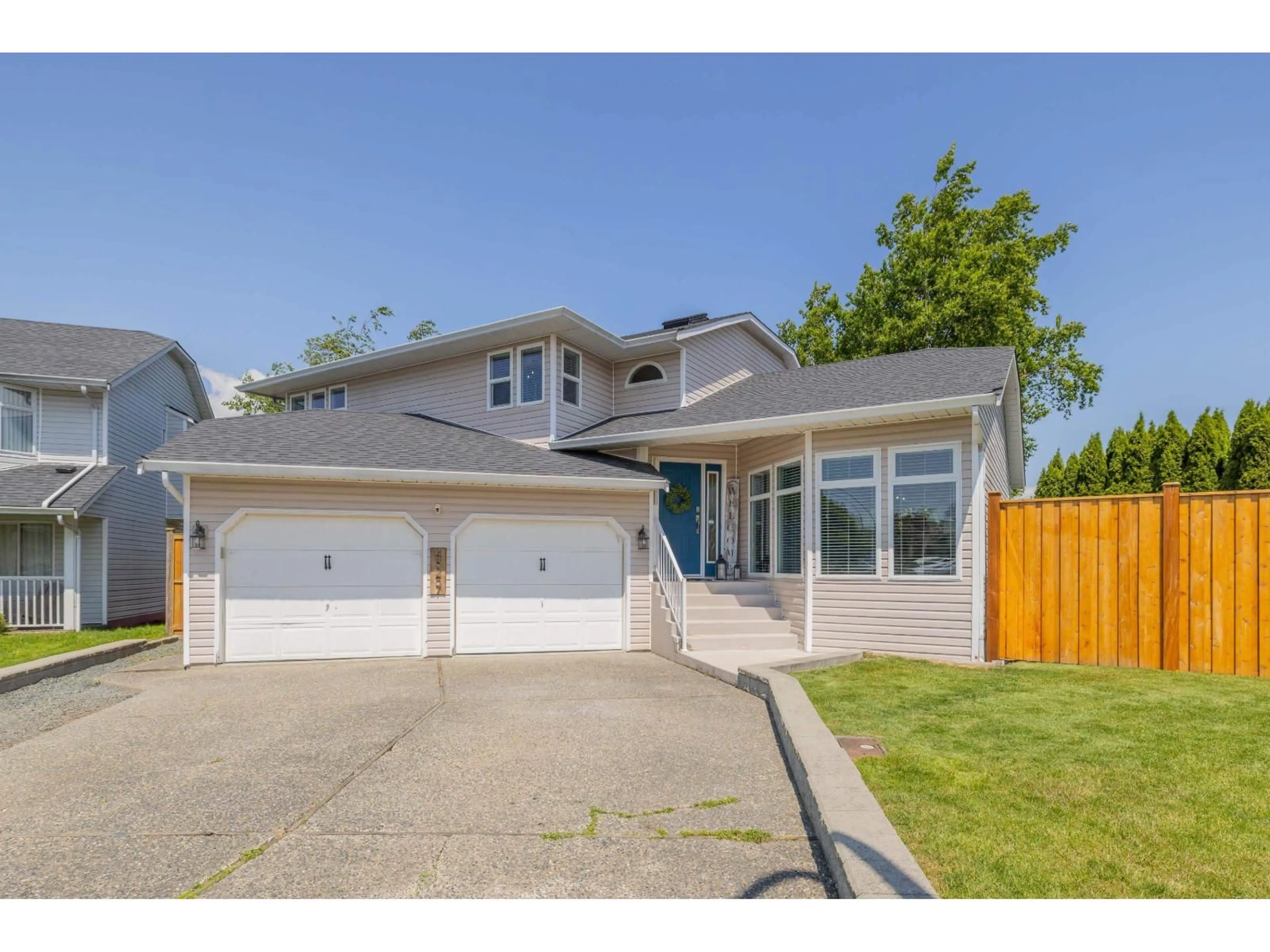 Home with vinyl exterior material, street for 45257 RAVEN PLACE, Chilliwack British Columbia V2R2X1
