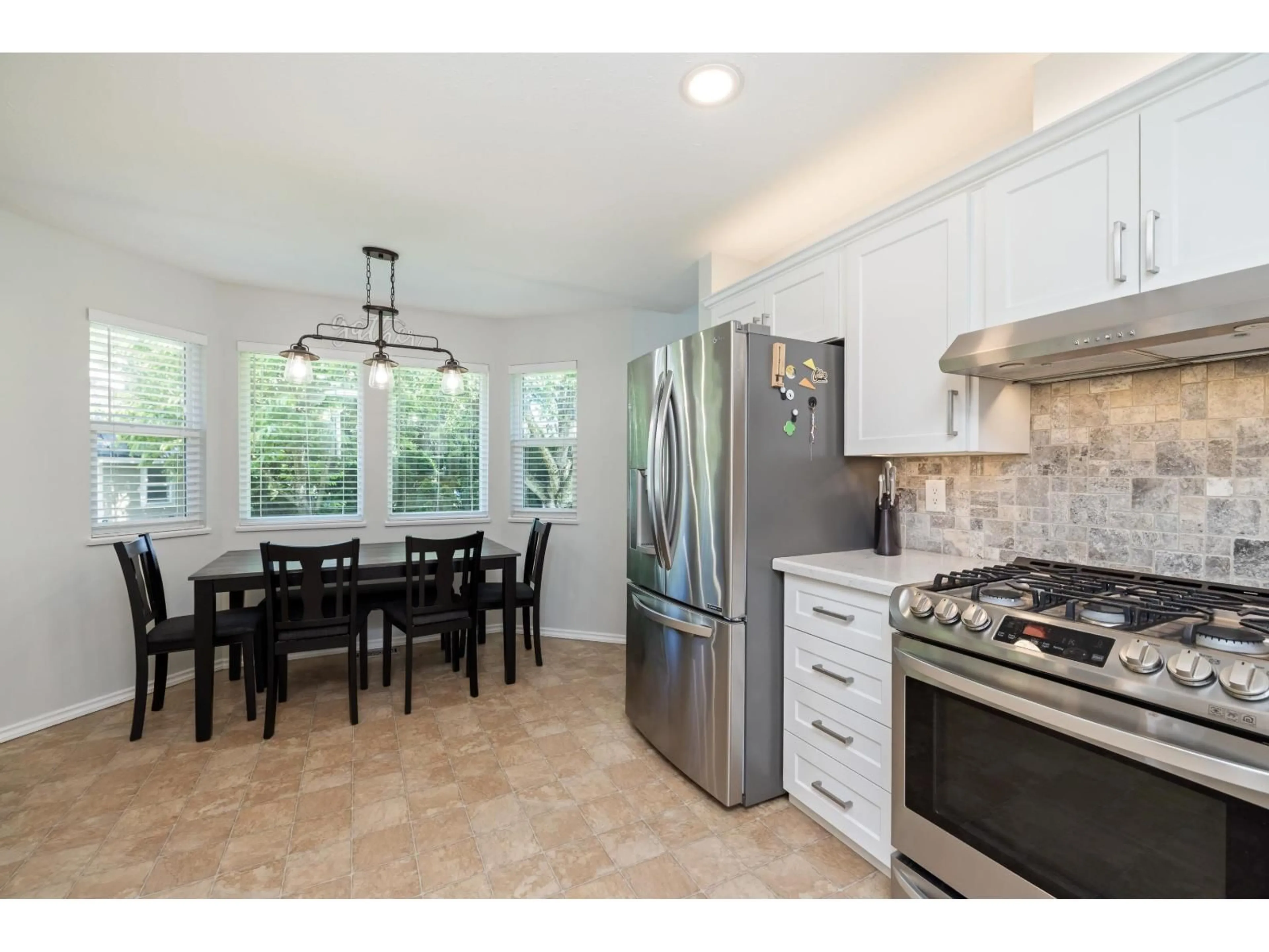 Open concept kitchen, ceramic/tile floor for 45257 RAVEN PLACE, Chilliwack British Columbia V2R2X1