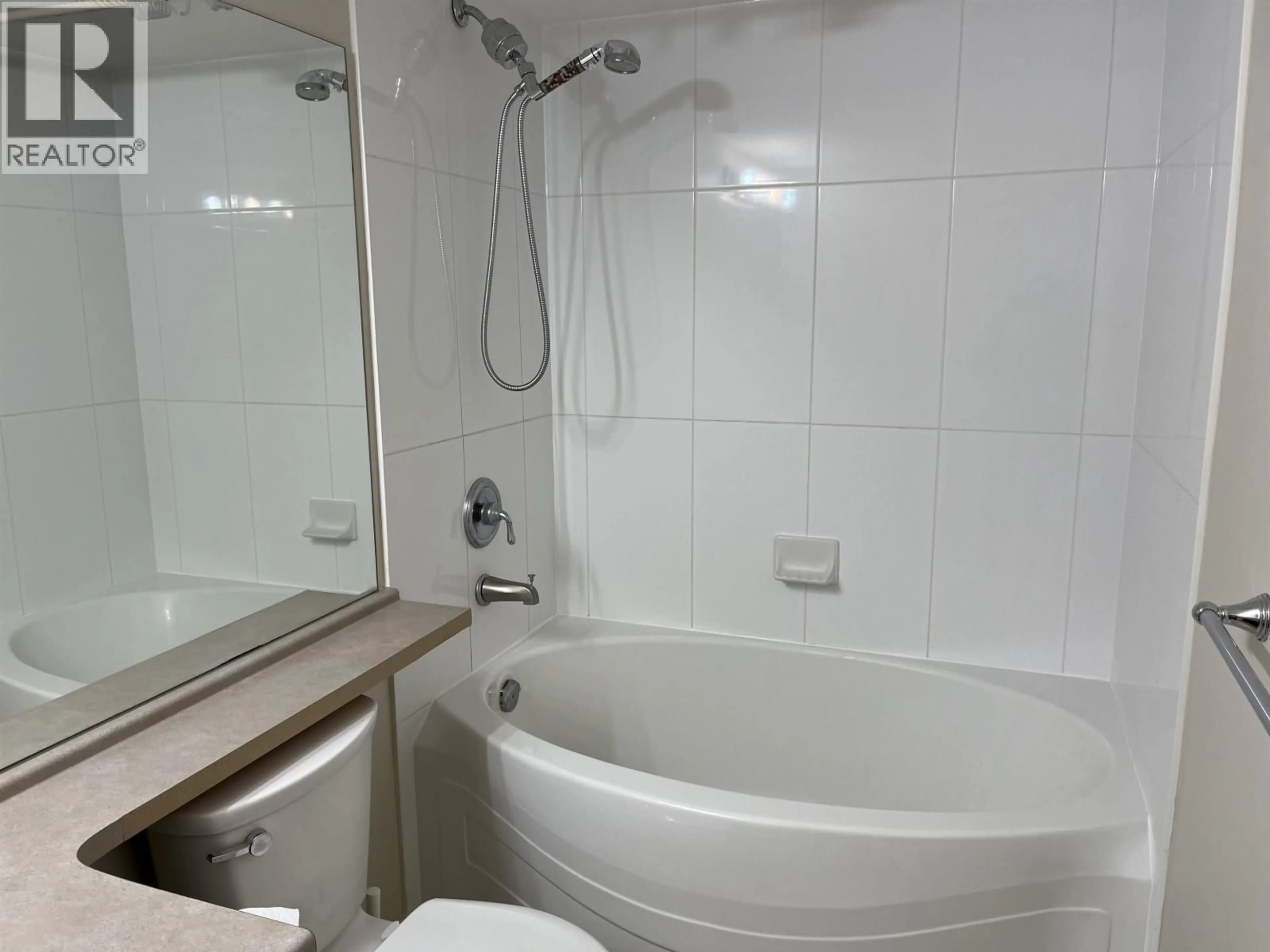 Standard bathroom, unknown for 409 - 9319 UNIVERSITY CRESCENT, Burnaby British Columbia V5A4Y5