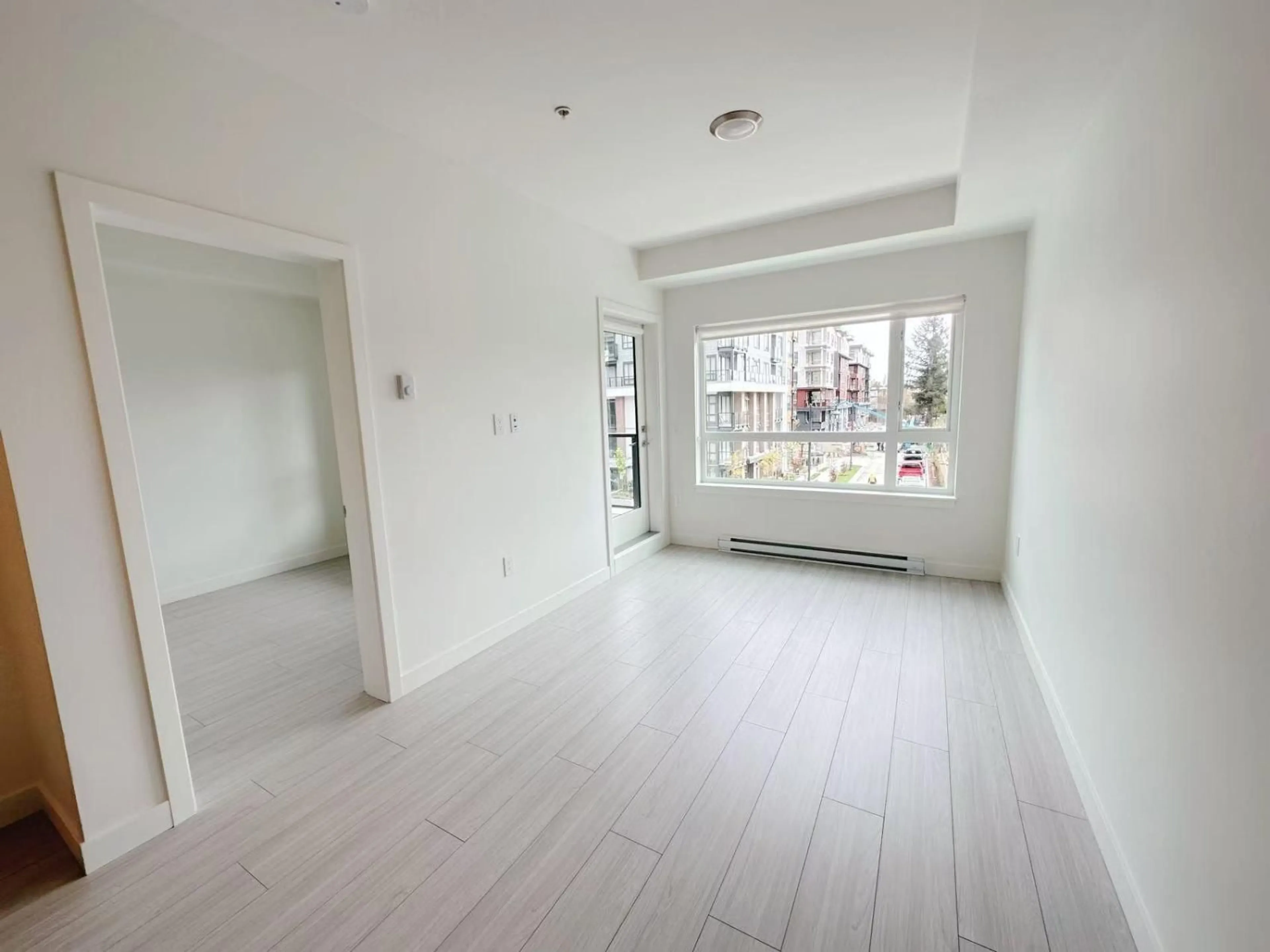 A pic of a room for 302 - 10777 138 STREET, Surrey British Columbia V3T0T5