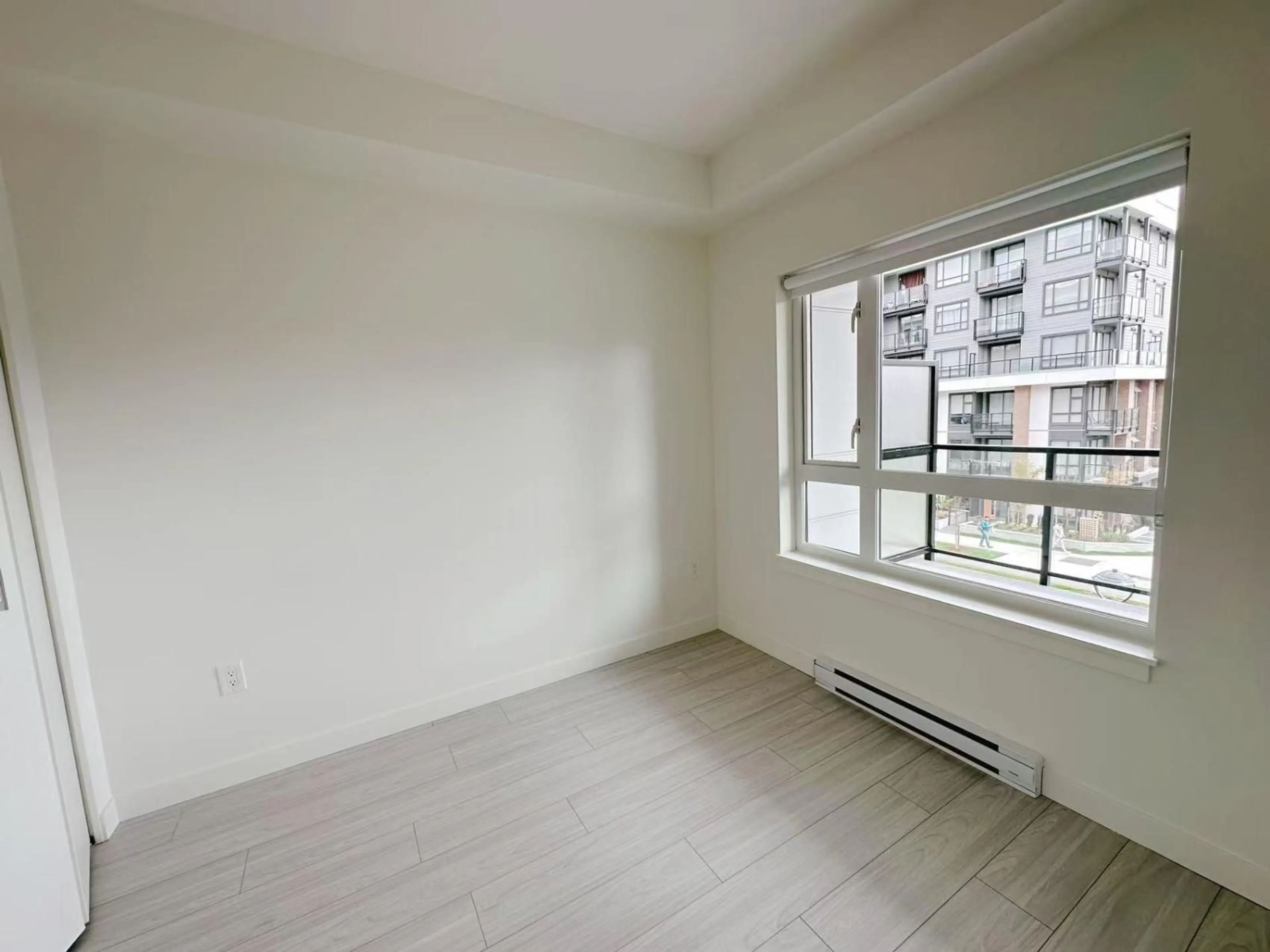 A pic of a room for 302 - 10777 138 STREET, Surrey British Columbia V3T0T5