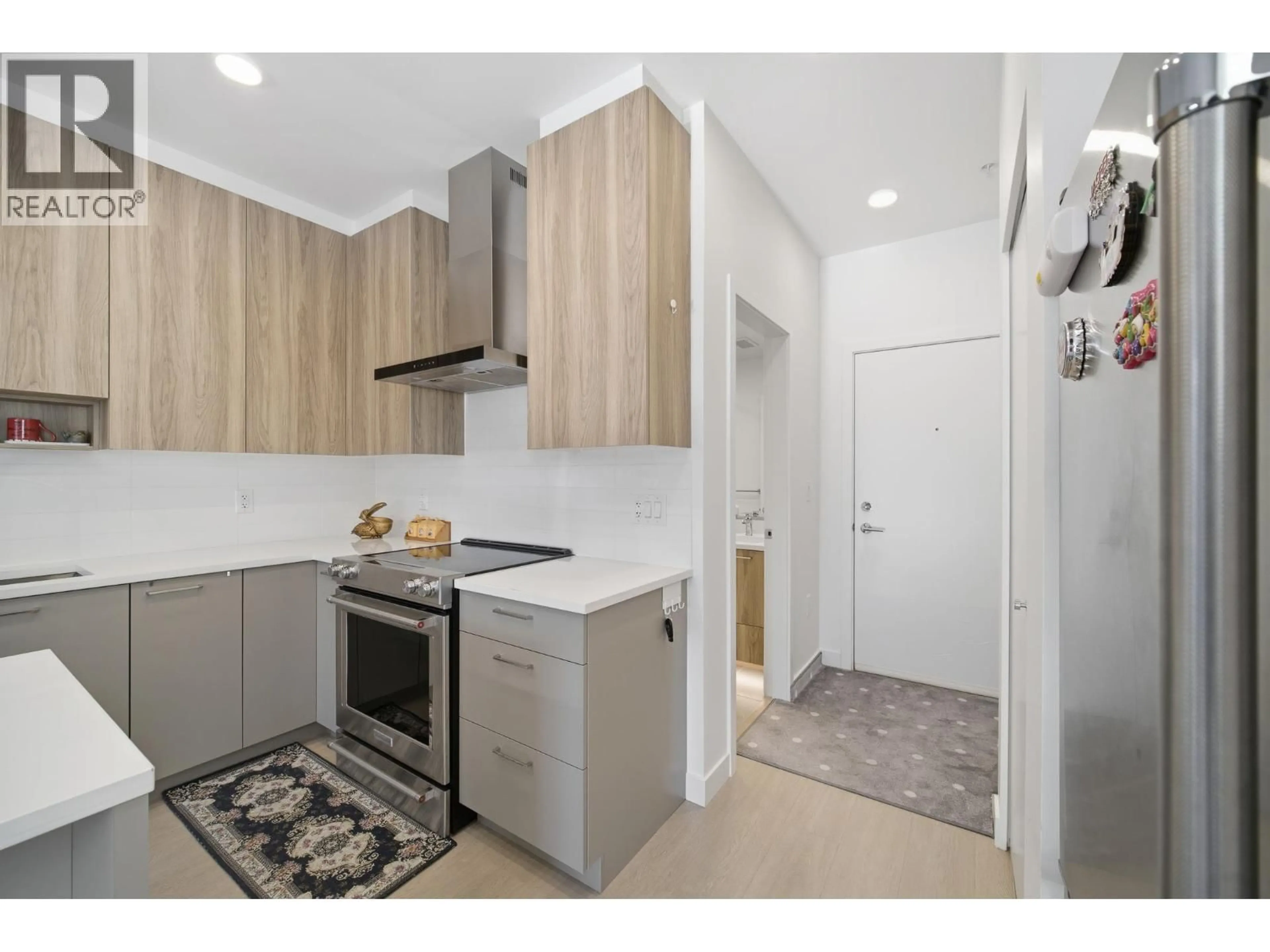 Standard kitchen, unknown for 309 - 7588 16TH STREET, Burnaby British Columbia V3N0H8