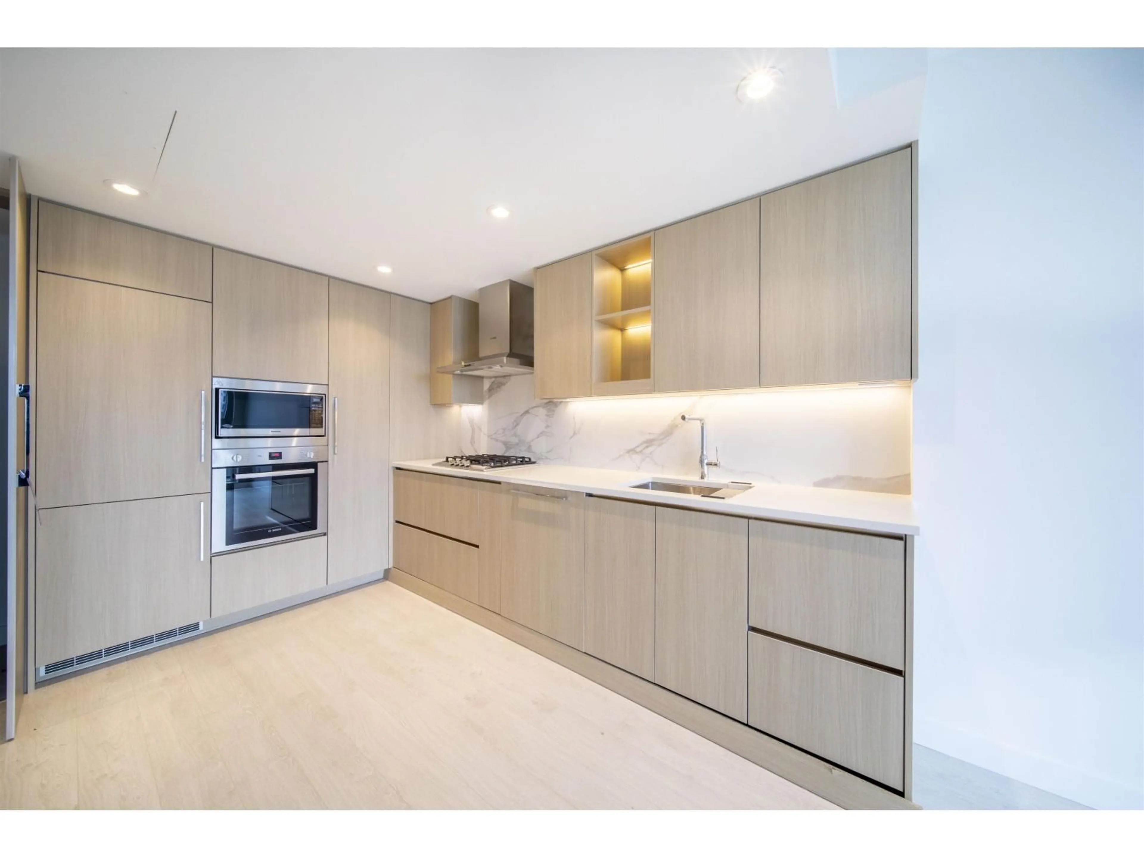 Unknown for 2301 - 9887 WHALLEY BOULEVARD, Surrey British Columbia V3T0P4