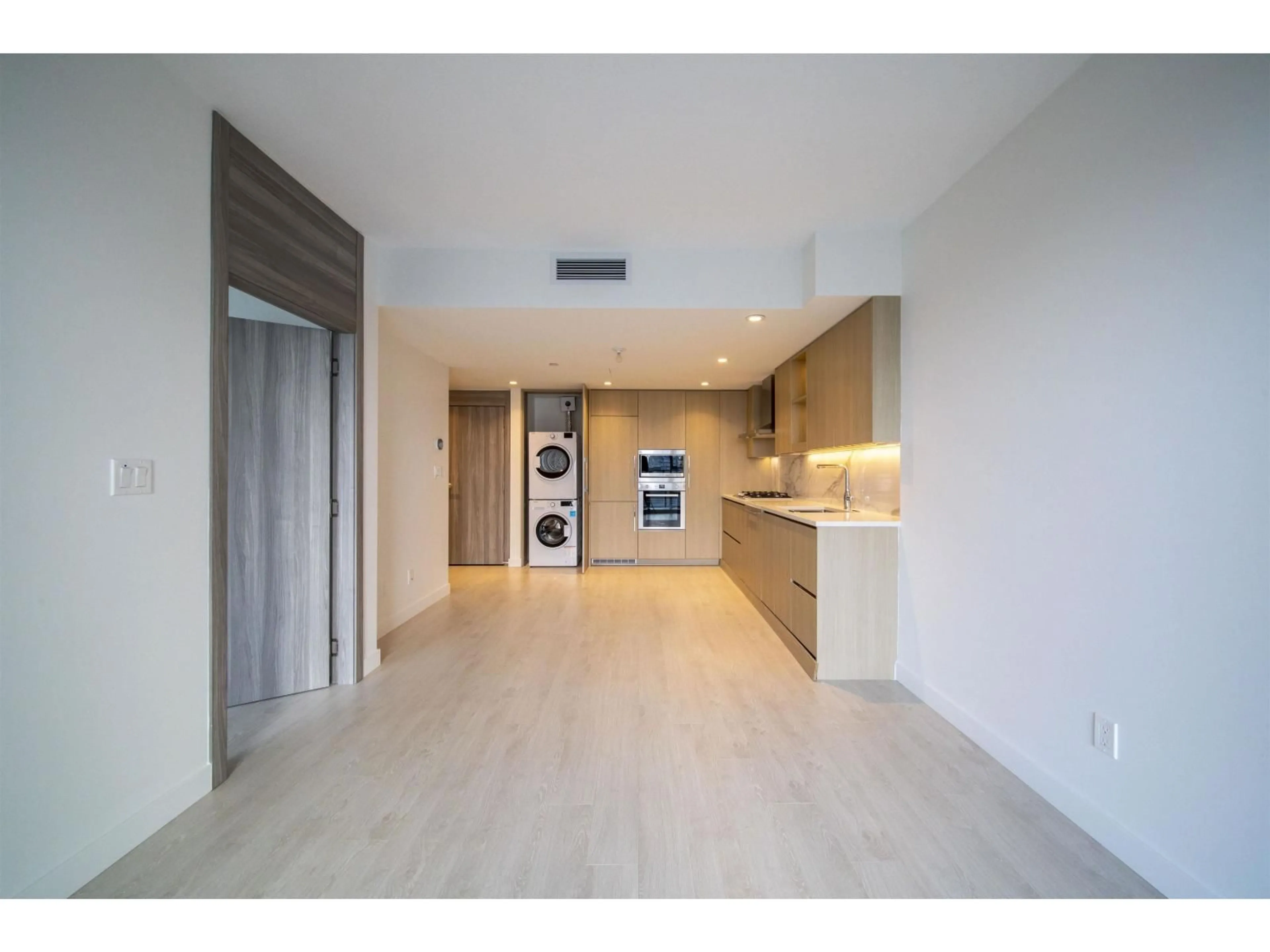 Unknown for 2301 - 9887 WHALLEY BOULEVARD, Surrey British Columbia V3T0P4