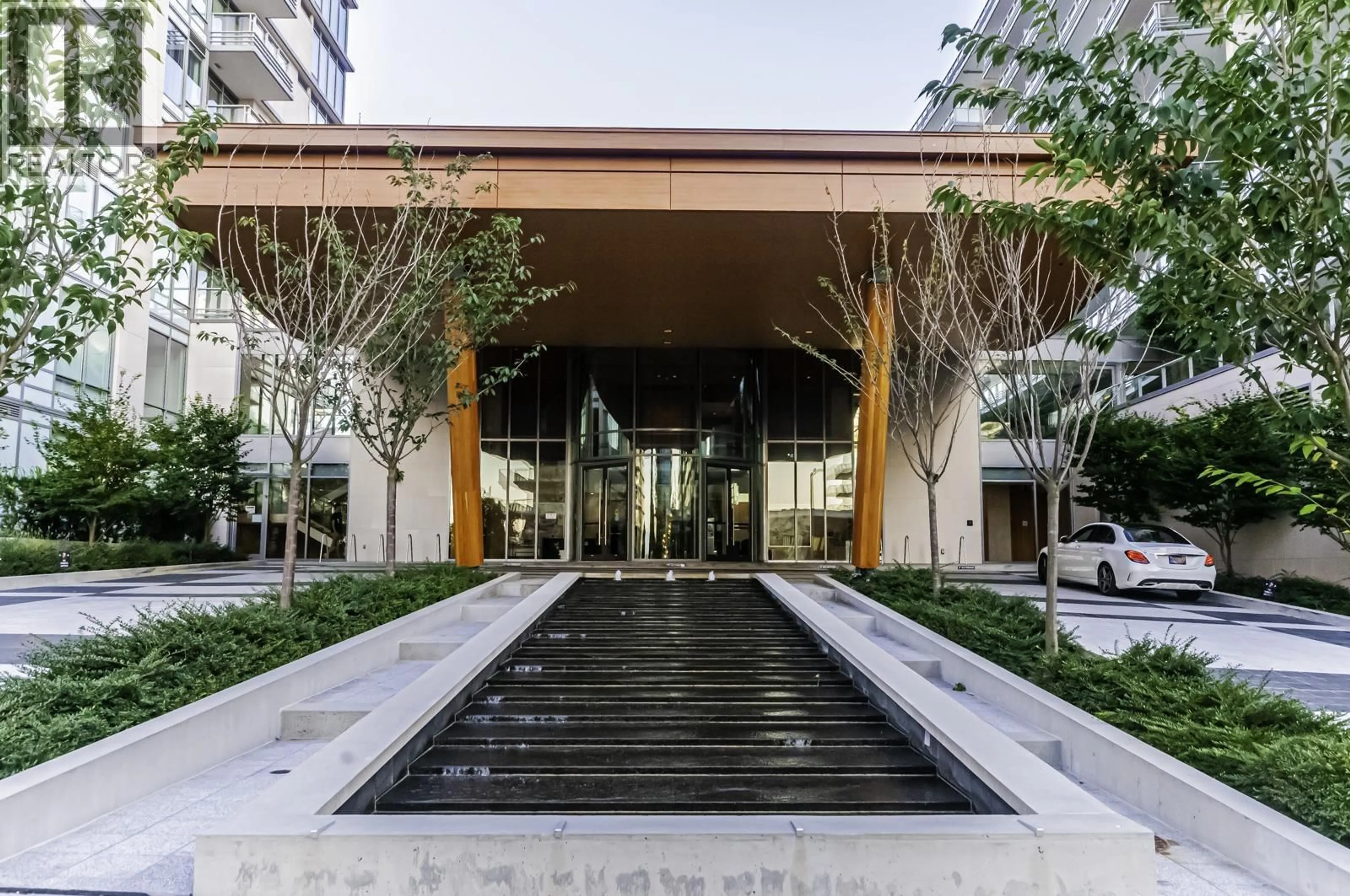 Indoor foyer for 809 - 6688 PEARSON WAY, Richmond British Columbia V7C0E5