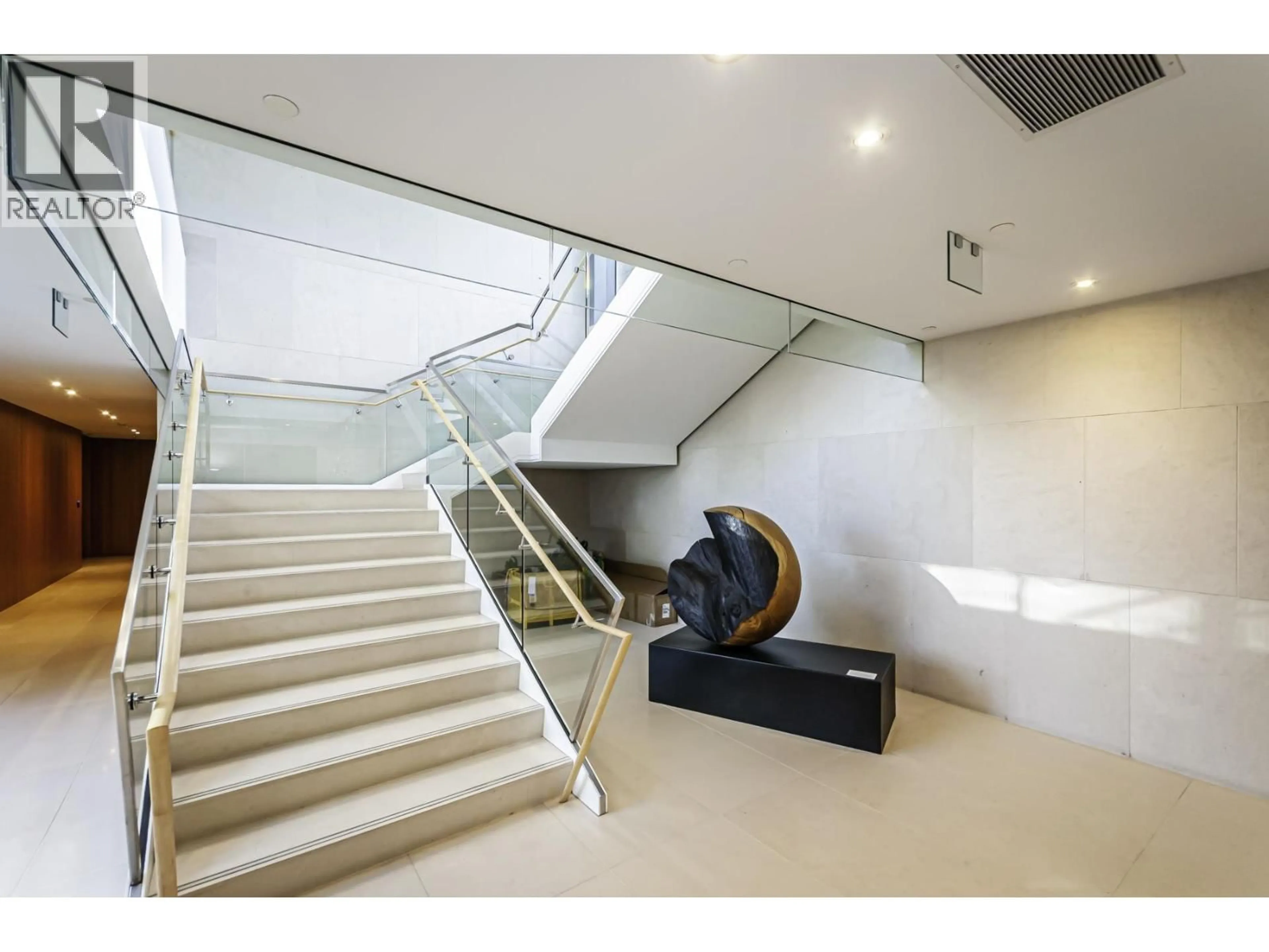 Indoor foyer for 809 - 6688 PEARSON WAY, Richmond British Columbia V7C0E5