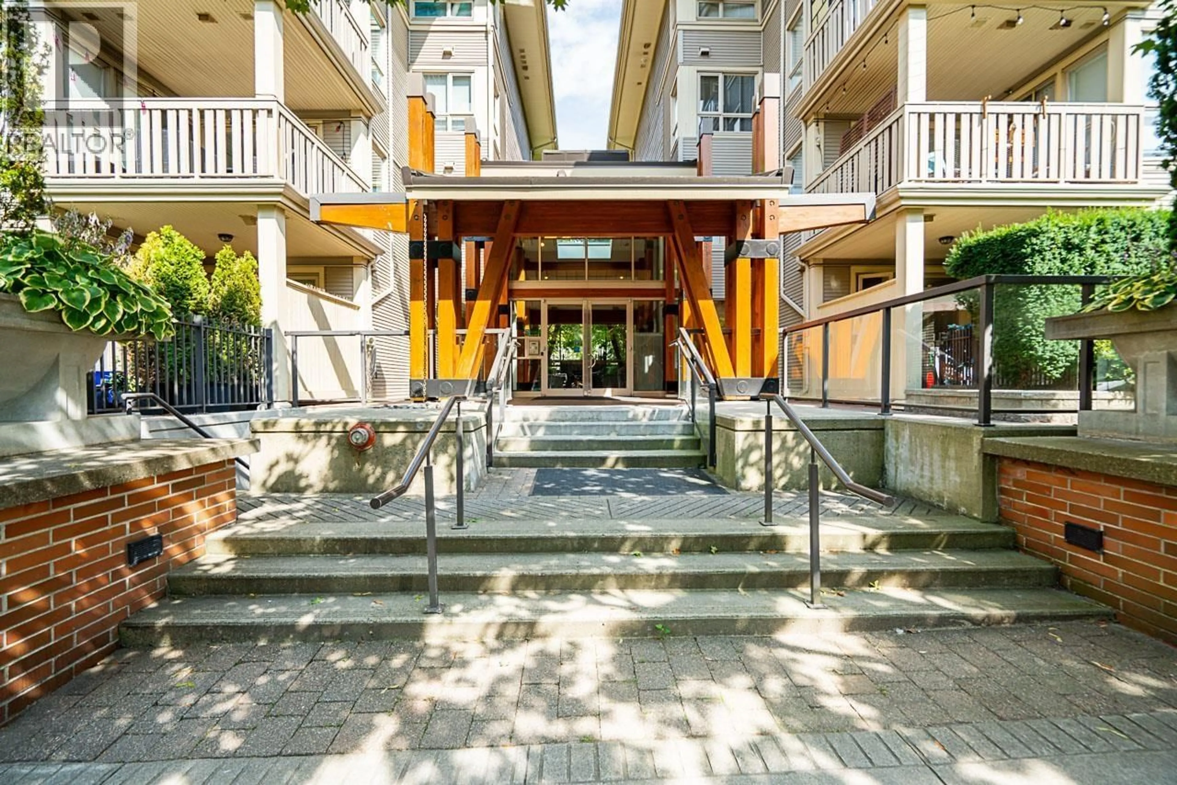 Indoor foyer for 217 - 801 KLAHANIE DRIVE, Port Moody British Columbia V3H5K4