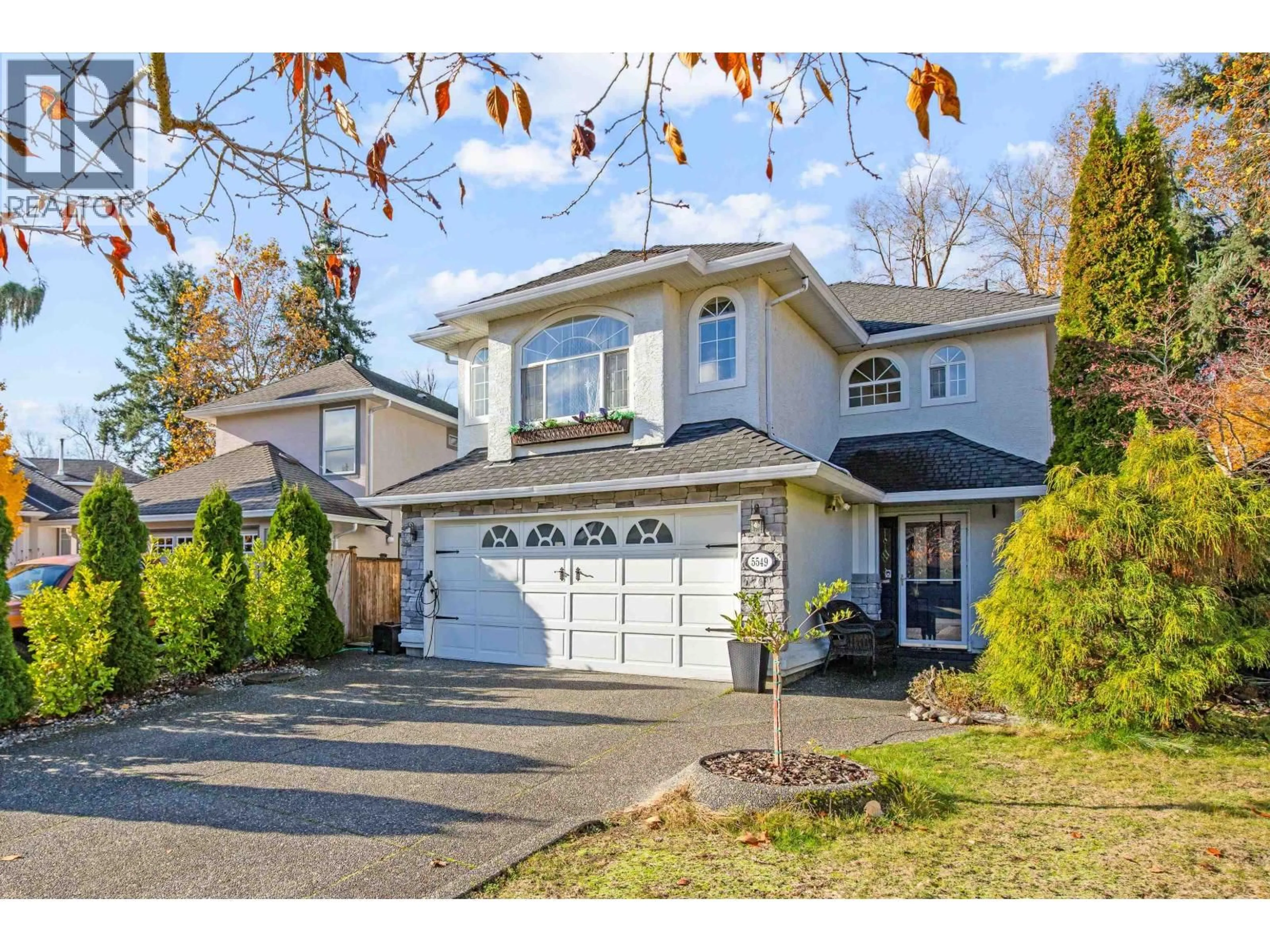 Home with vinyl exterior material, street for 5549 FRIGATE ROAD, Delta British Columbia V4K4Z5