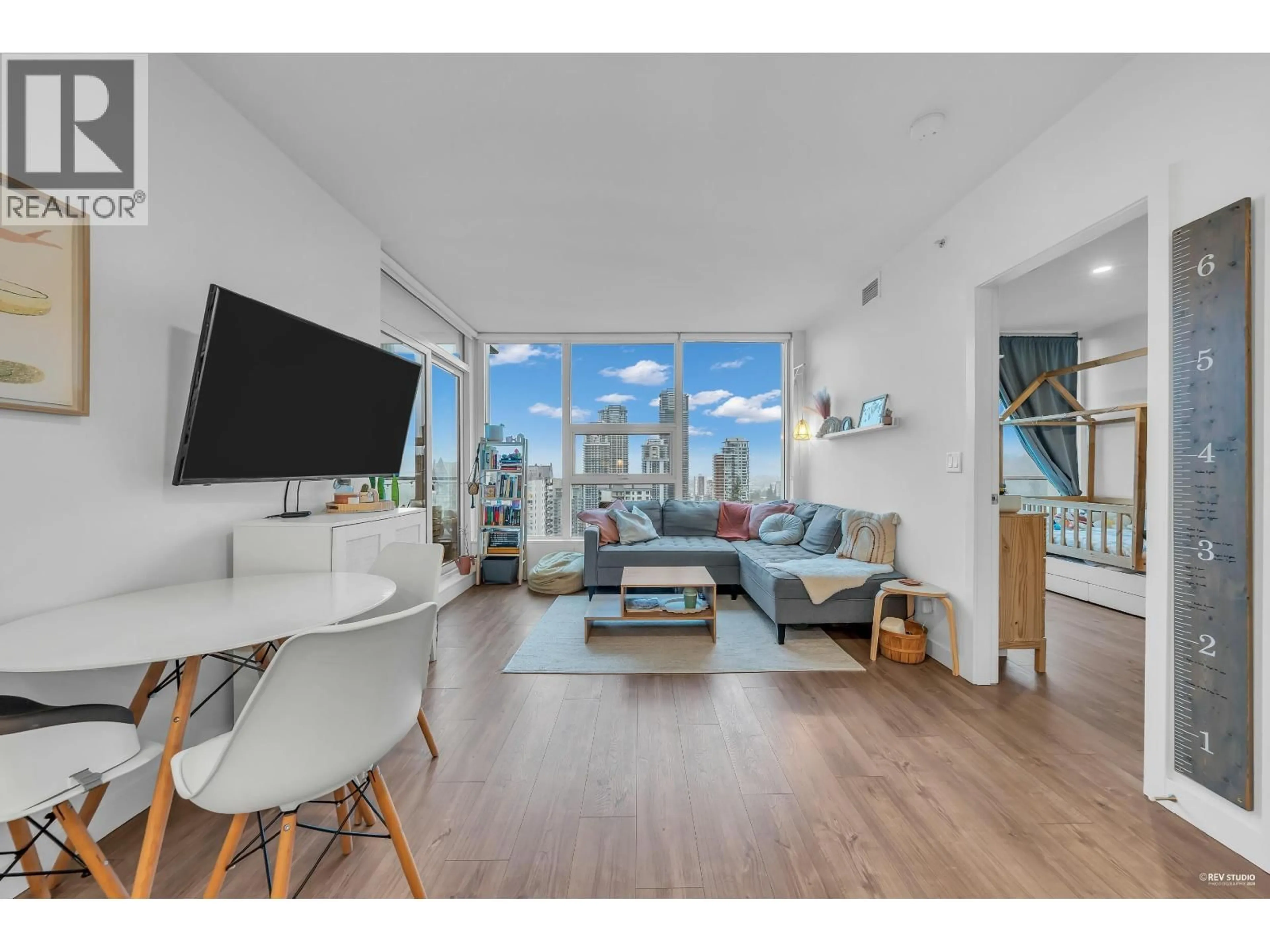 Living room with furniture, unknown for 1706 - 595 AUSTIN AVENUE, Coquitlam British Columbia V3K0G7