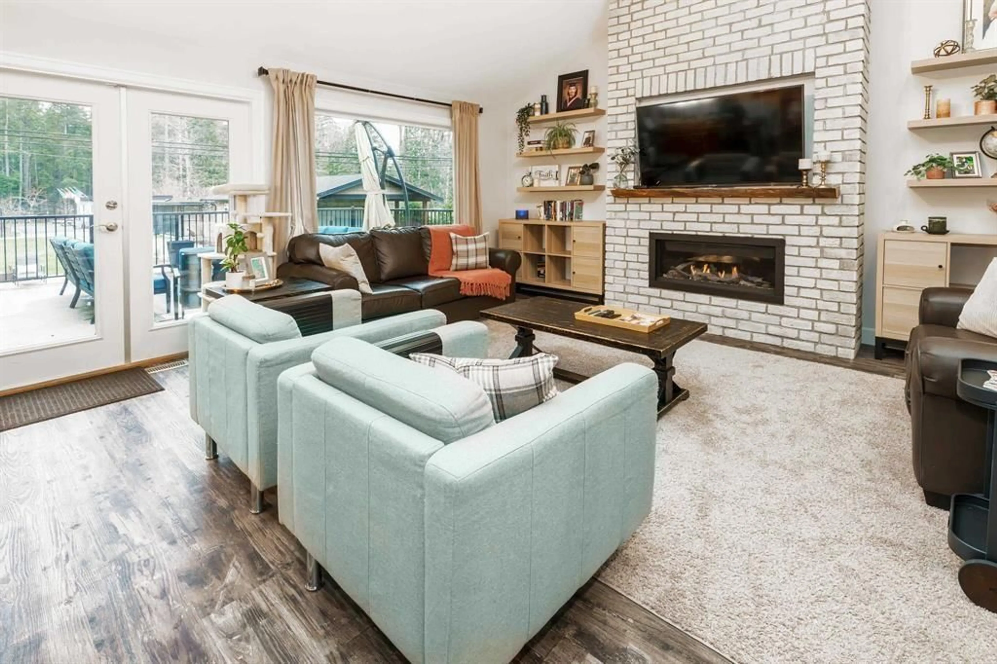 Living room with furniture, unknown for 29809 DEWDNEY TRUNK ROAD, Mission British Columbia V4S1B7